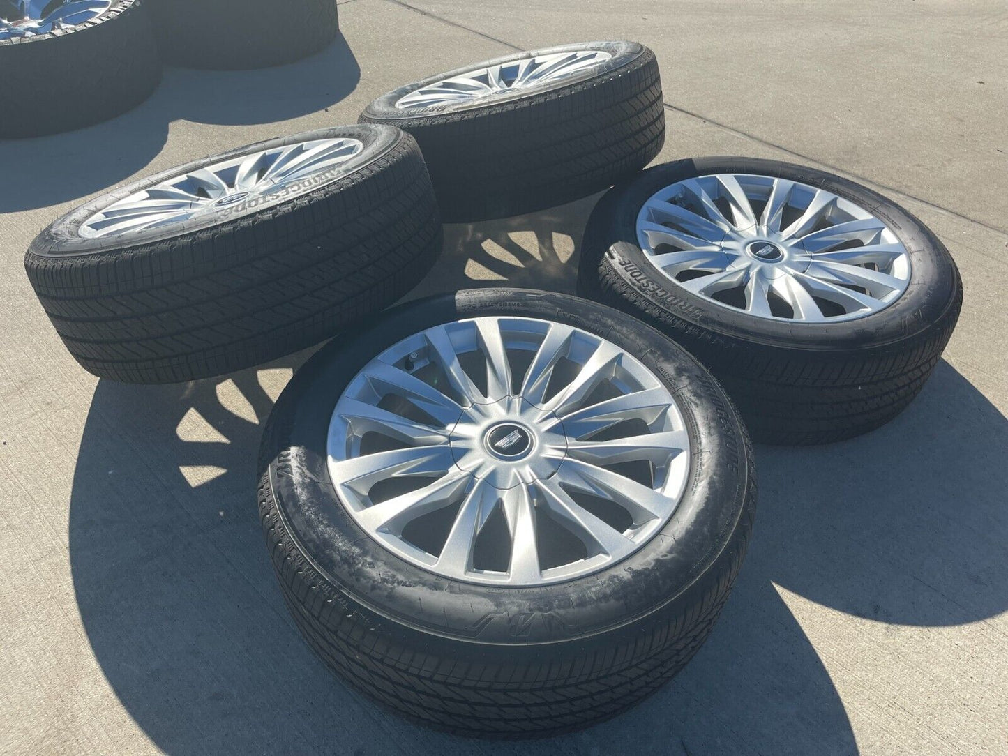 22" Cadillac Escalade Platinum OEM wheels rims 95026 tires