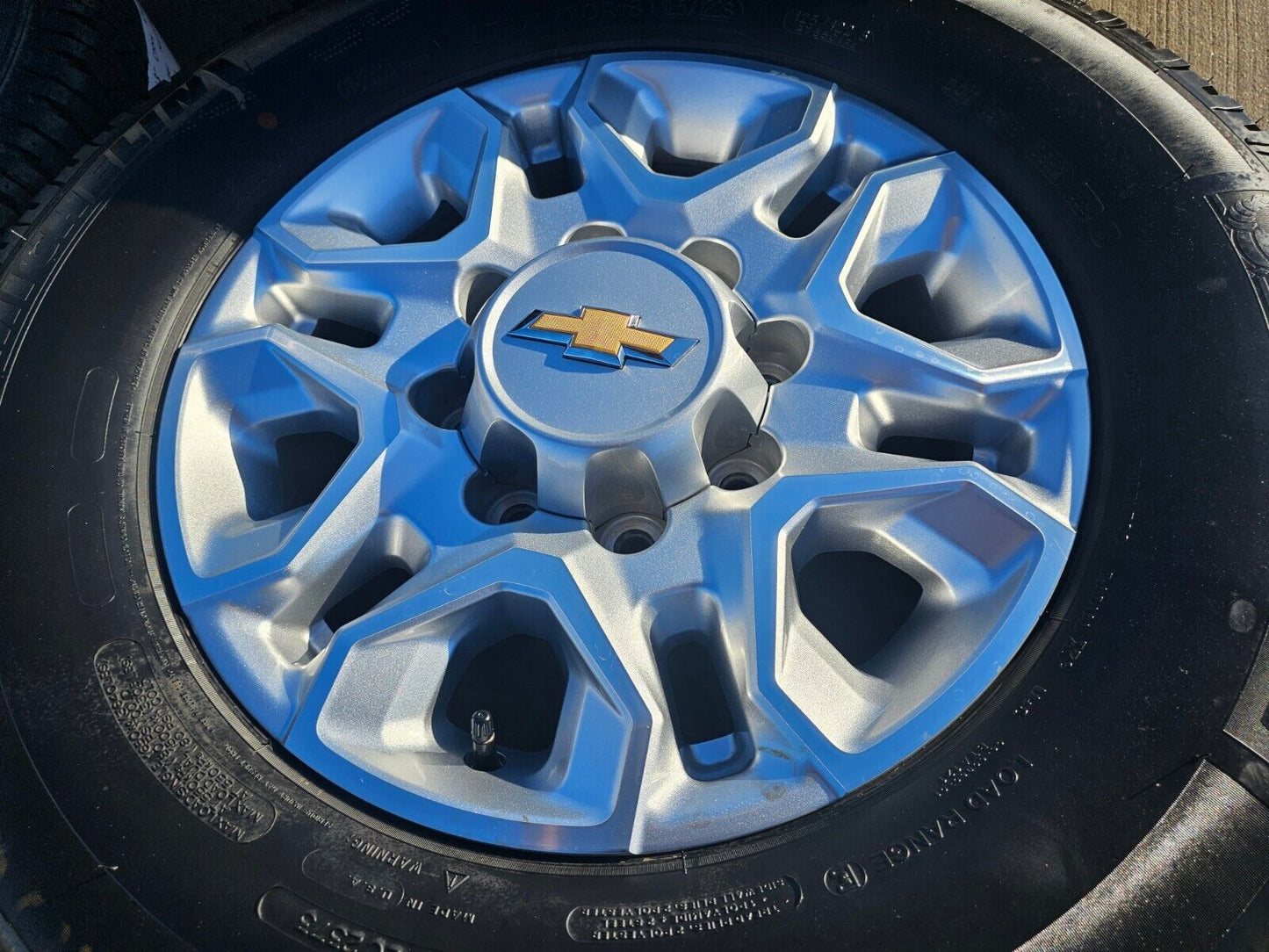 18" Chevy Silverado 2500 3500 OEM 5959 wheels rims MICHELIN 2023 2024 2025 NEW