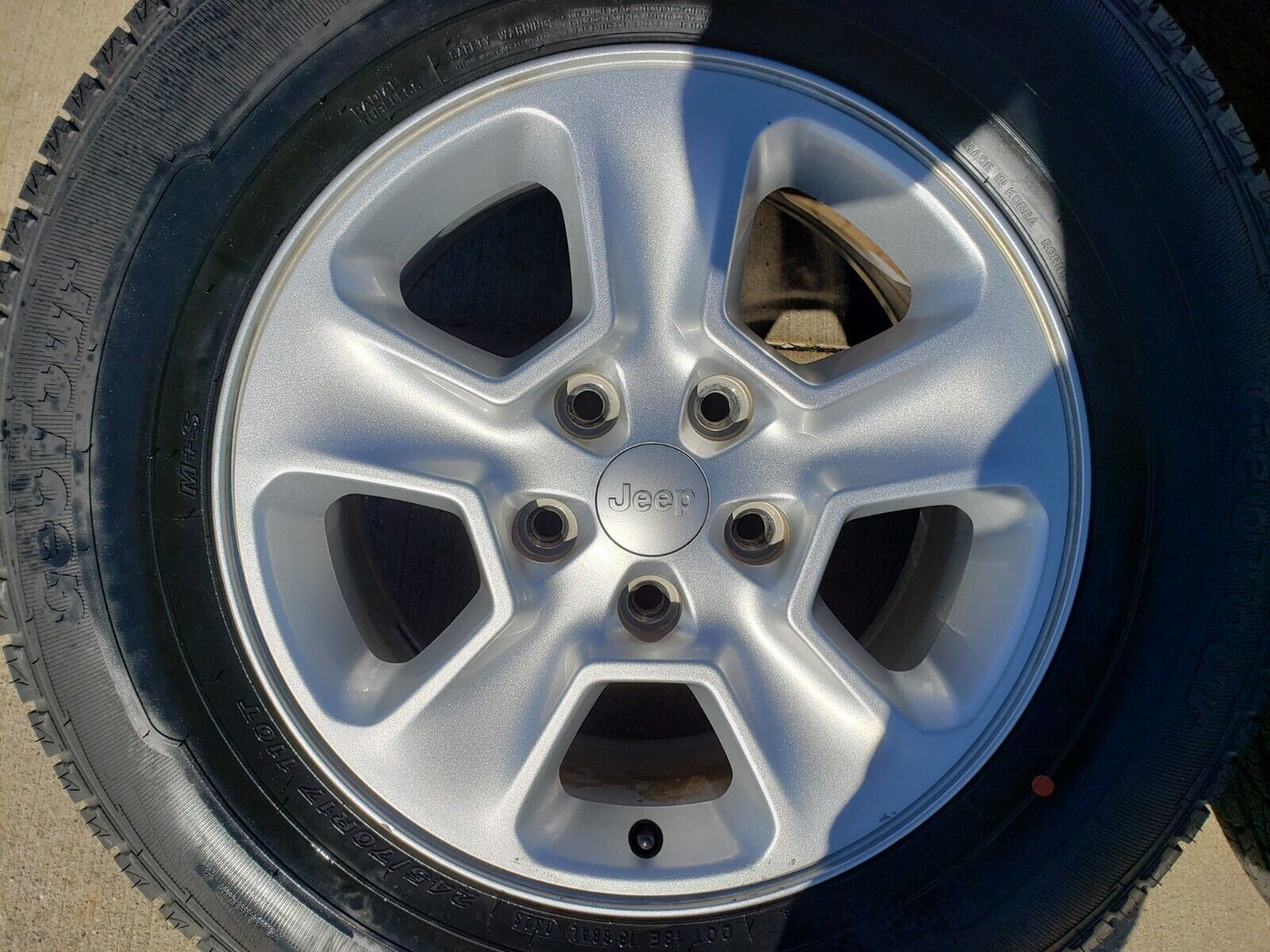 17" Jeep Grand Cherokee OEM wheels rims 9135 tires
