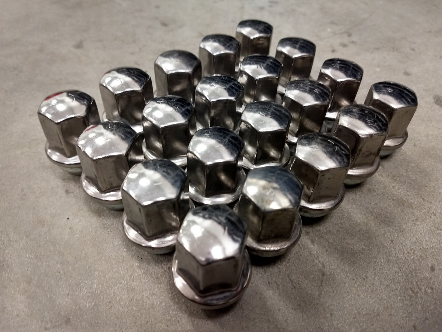 (20) 14x1.5 OEM Dodge RAM 1500 Charger Challenger SRT lug nuts polished OE