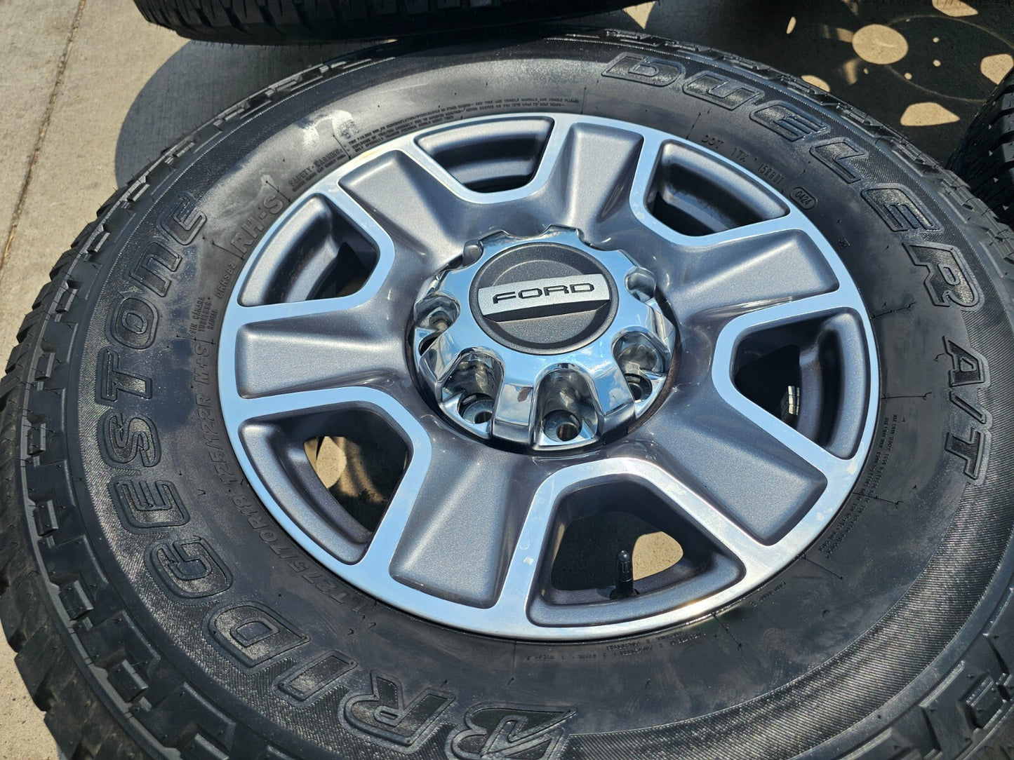 18" Ford F-250 F-350 Lariat FX-4 OEM gray wheels 10298 tires