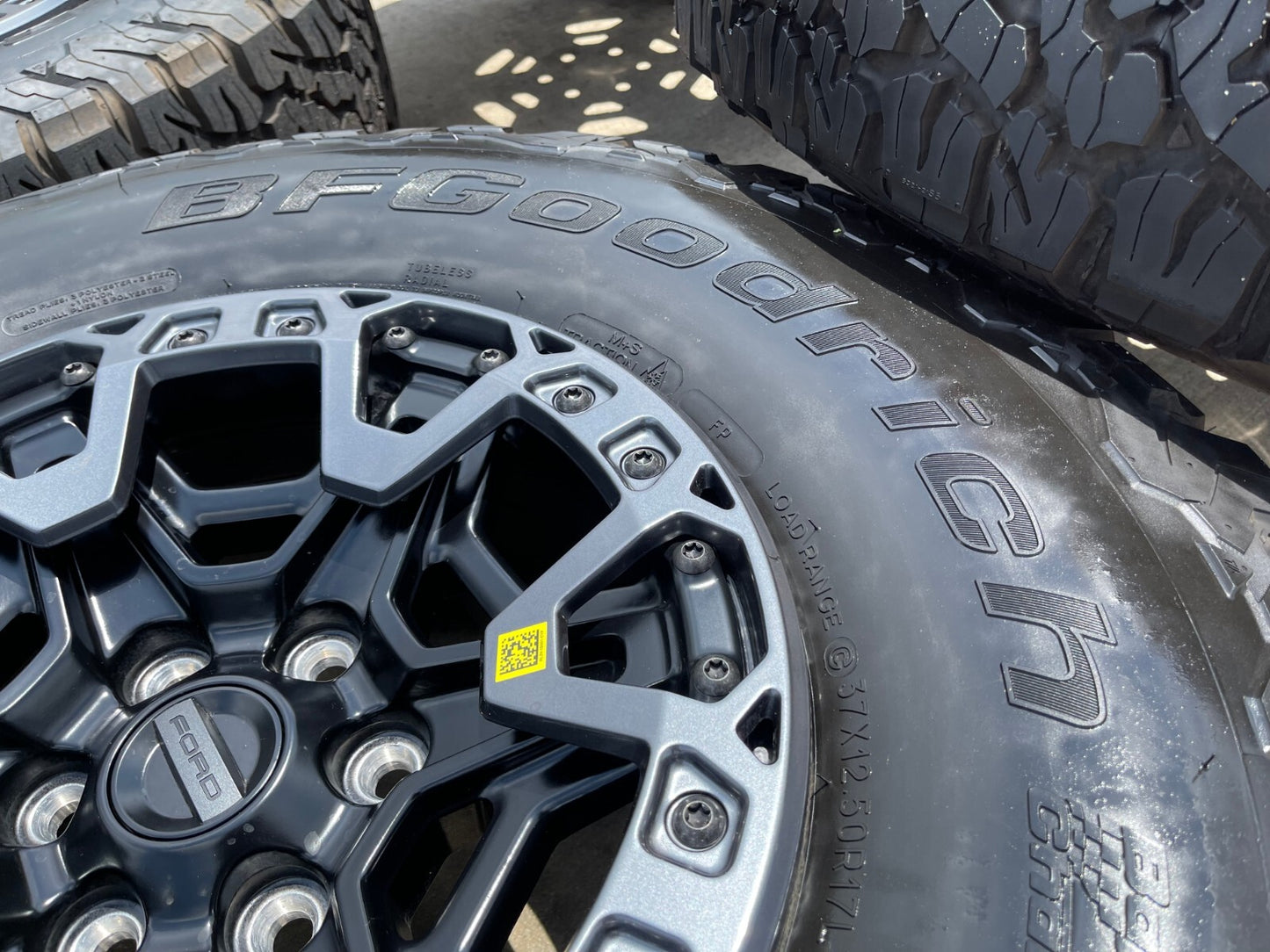 17" Ford F-150 Raptor R OEM BEADLOCK rims wheels 2025 2026 BFG 37" NEW