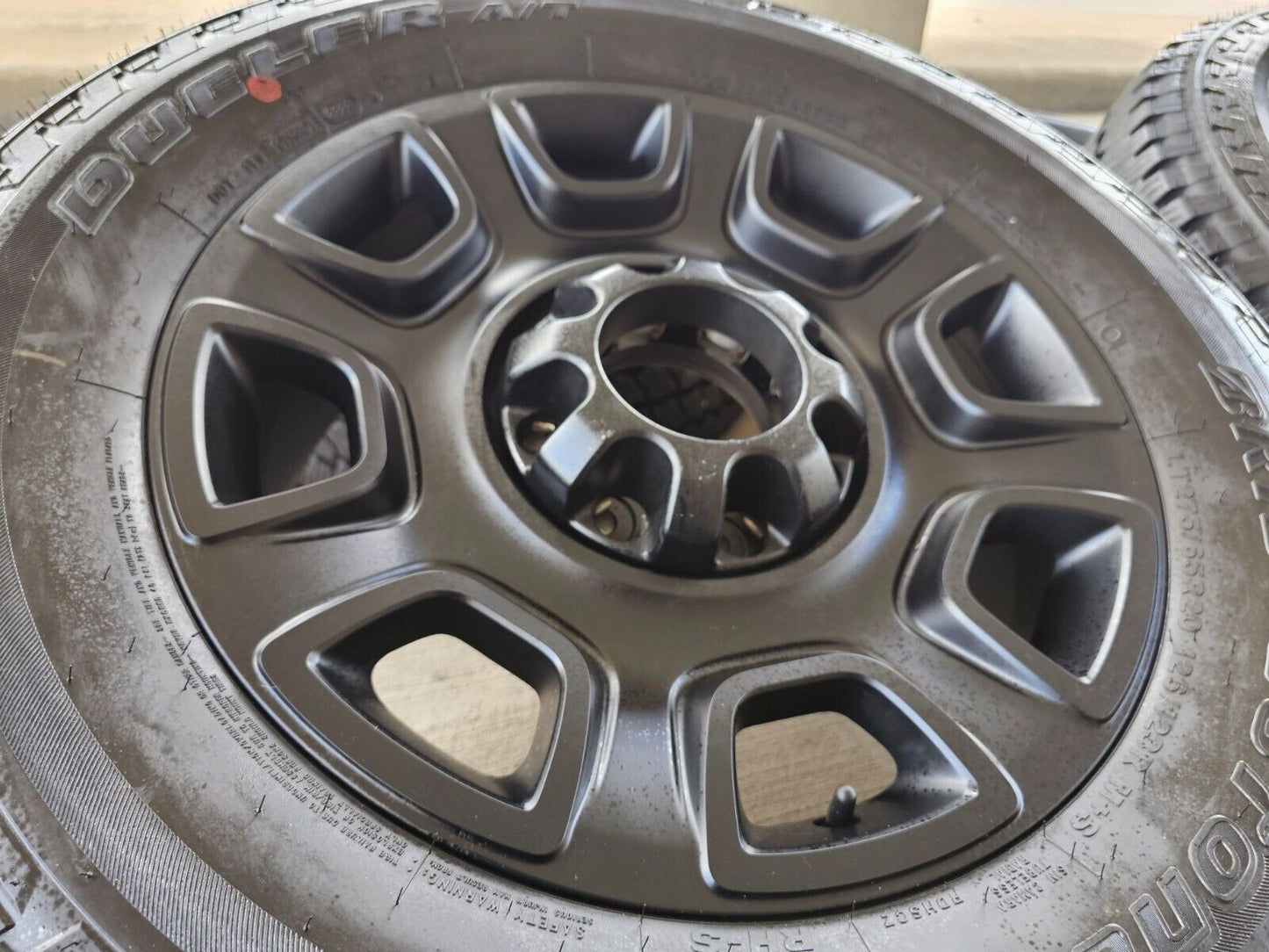 20" Ford F-250 F-350 OEM Lariat Platinum wheels rims 10486 tires 2024 2025