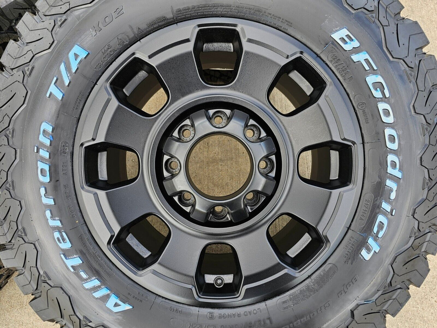 18" Ford F-250 F-350 OEM TREMOR rims wheels 10482 BFG 33" tires 2024 2025 NEW