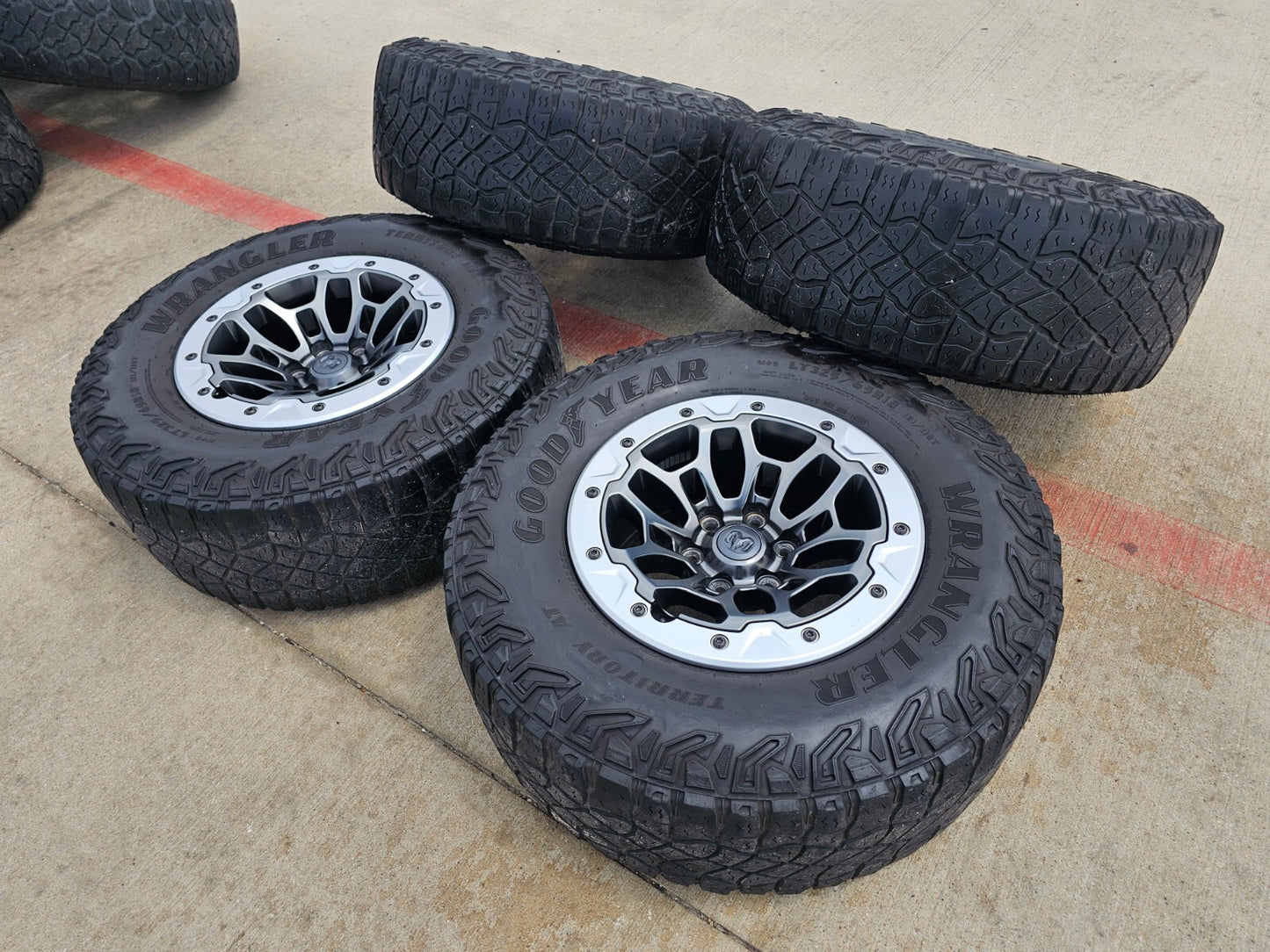 18" Dodge Ram 1500 RHO TRX Beadlock OEM wheel rim 2735 tires 2023 2024 2025