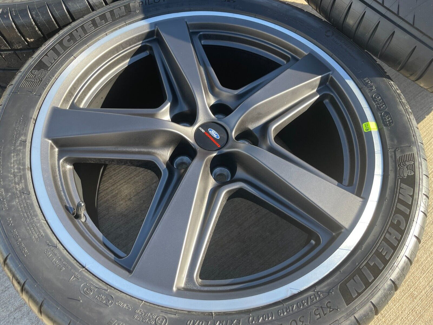 19" Ford Mustang GT Performance OEM wheels rims Mach 1 2021 2022 2023 2024 NEW