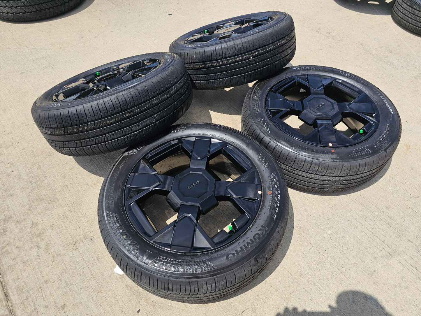 19" Kia Sportage Telluride OEM wheels rims tires Sorento Sedona 2025 2026 NEW