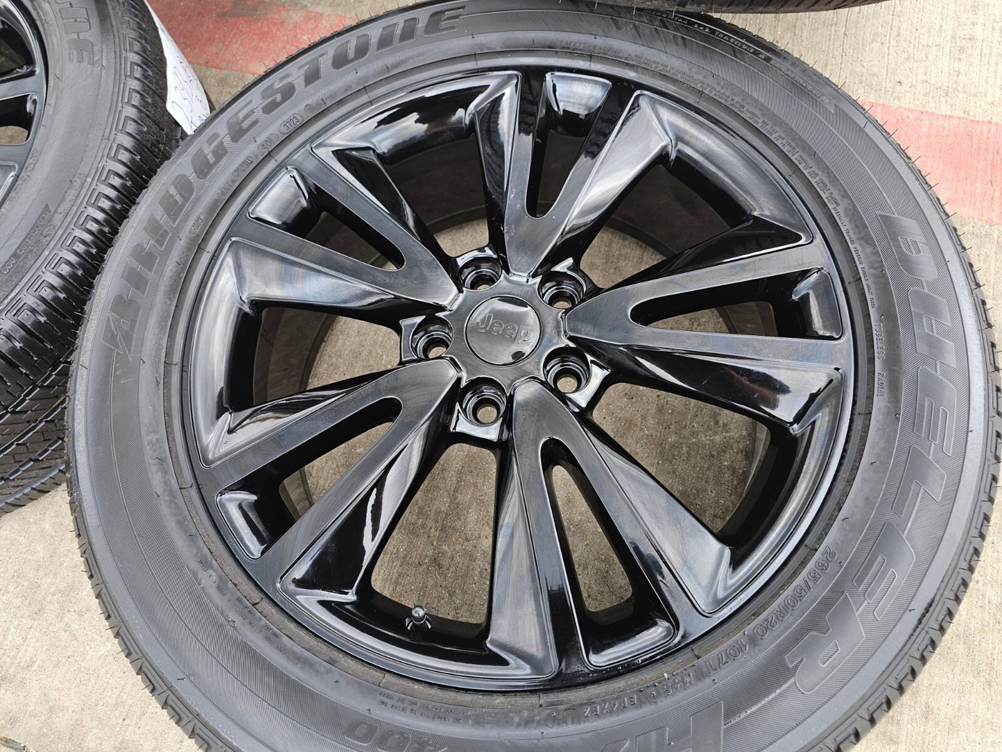 20" Jeep Grand Cherokee L OEM wheels rims 2393
