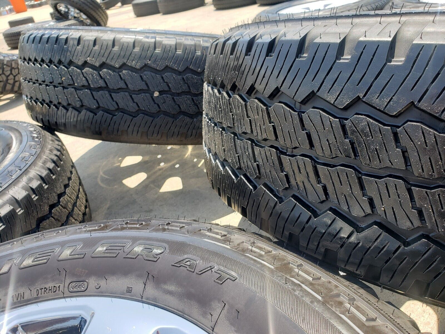 20" Ford F-250 F-350 OEM chrome Lariat wheels rims 10295 tires 2023 2024 2025