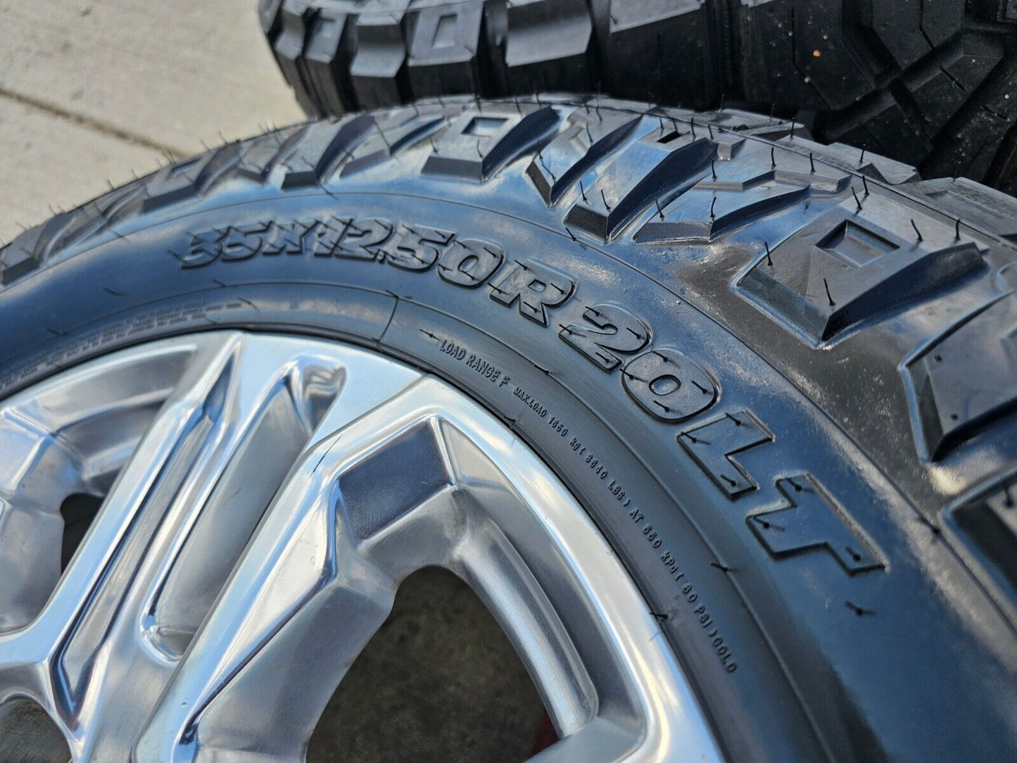 20" GMC Sierra 2500 3500 Denali OEM 5957 wheels rims 2024 2025 tires 35" NEW