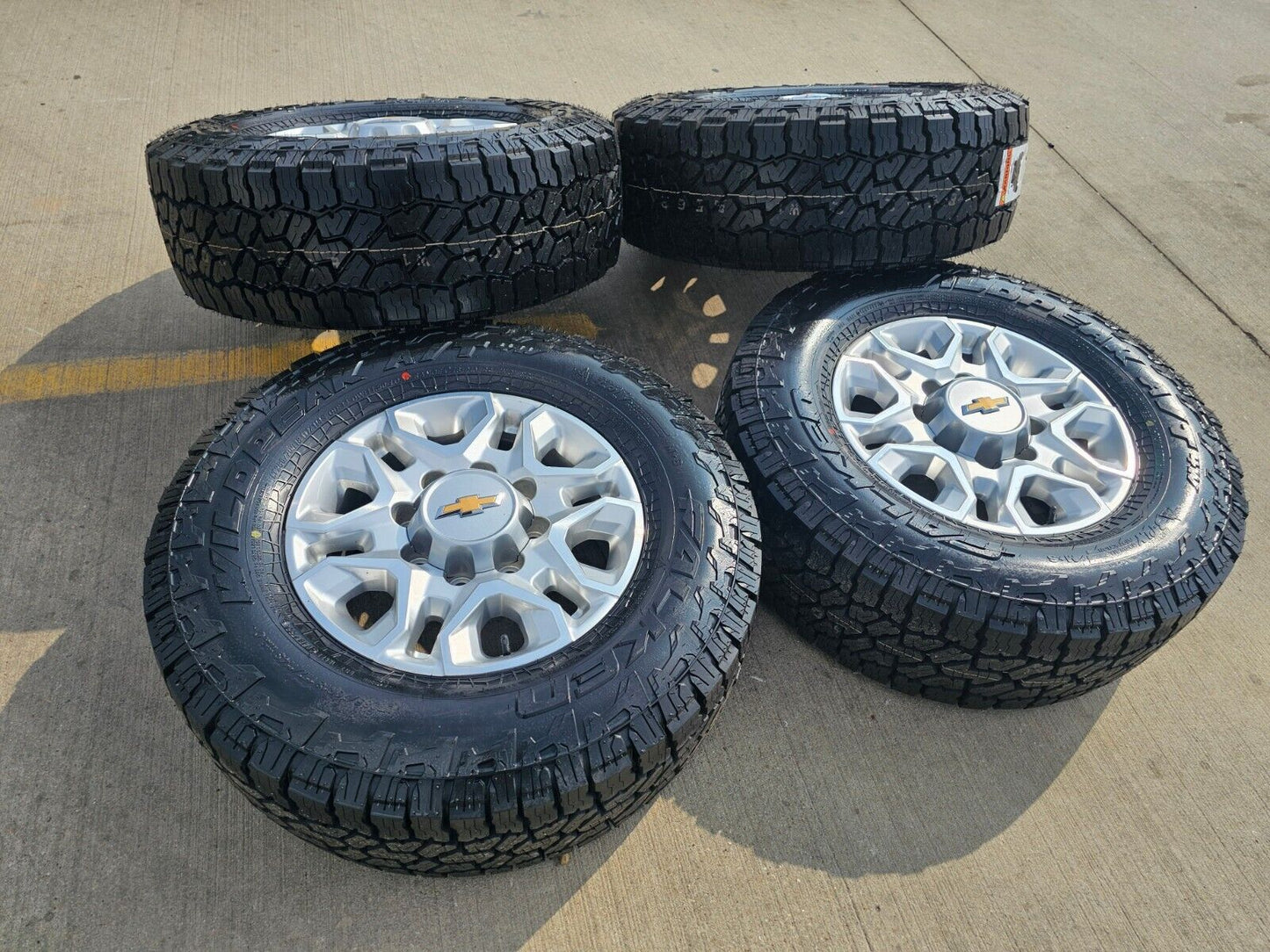 18" Chevy Silverado Trail Boss 2500 3500 OEM 5959 wheels rims 2024 2025 NEW 34"
