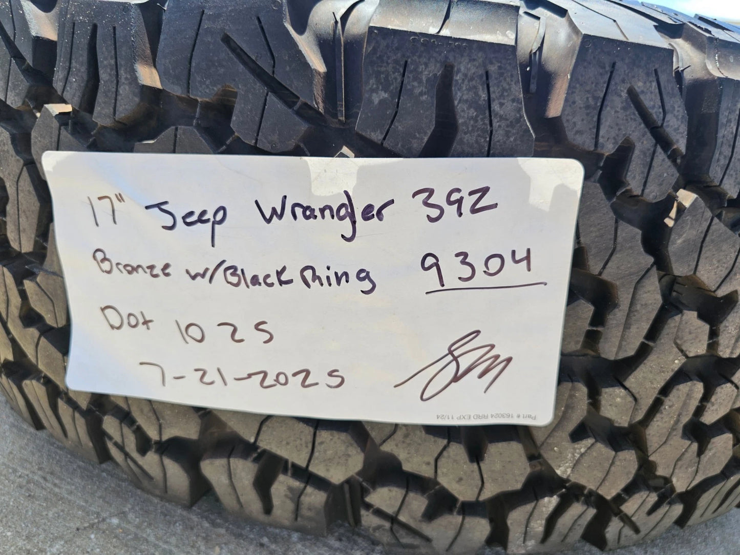 17" Jeep Wrangler 392 Gladiator Rubicon OEM 9304 95240 BEADLOCK wheels rims NEW