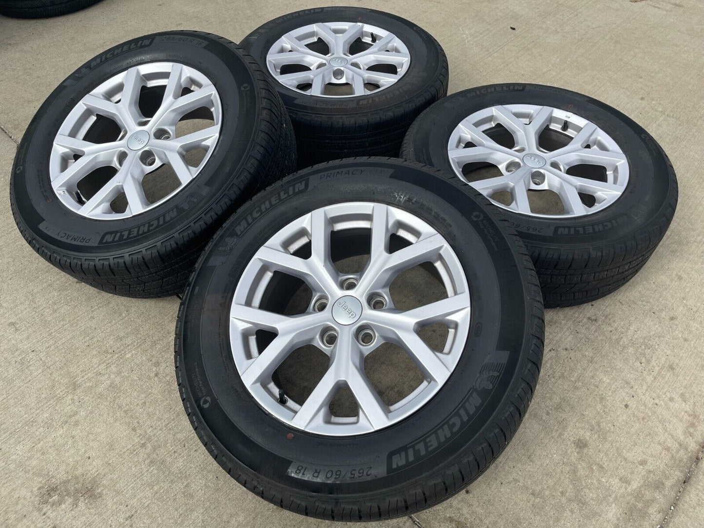 18" Jeep Grand Cherokee L OEM wheels rims 95198 Durango tires MICHELIN