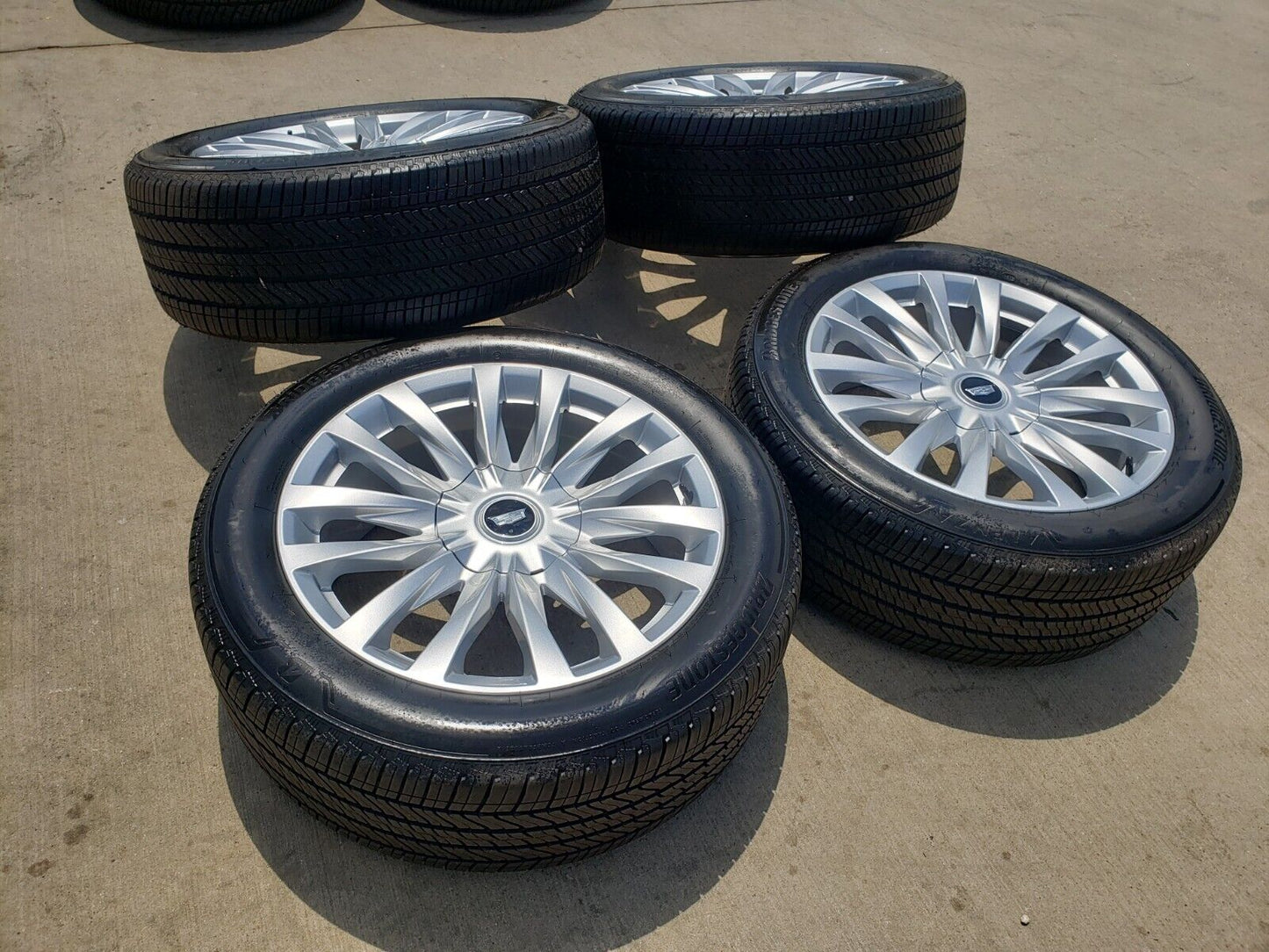 22" Cadillac Escalade Platinum OEM wheels rims 95026 tires NEW