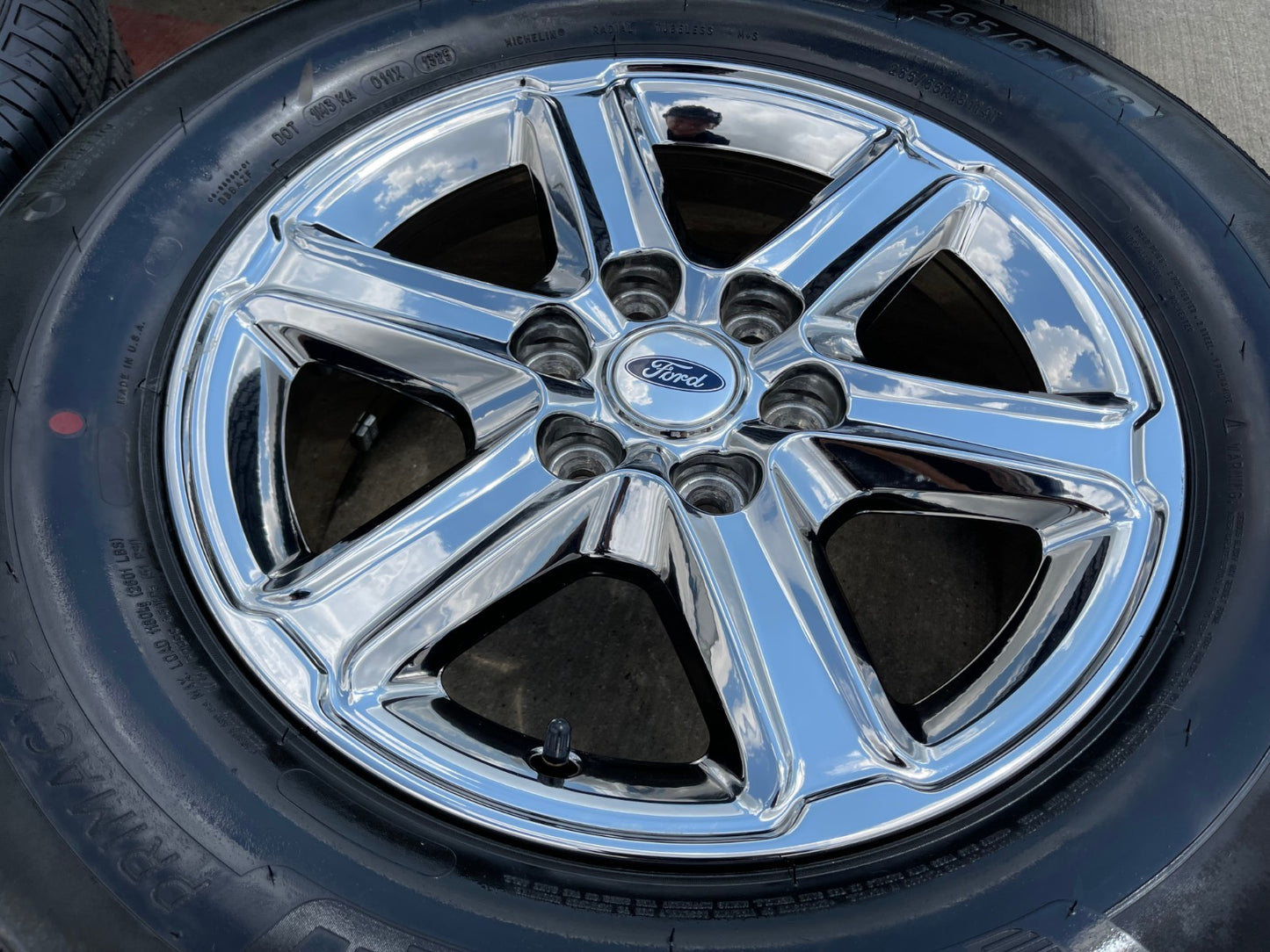 18" Ford F-150 Expedition OEM chrome rims wheels tires MICHELIN NEW