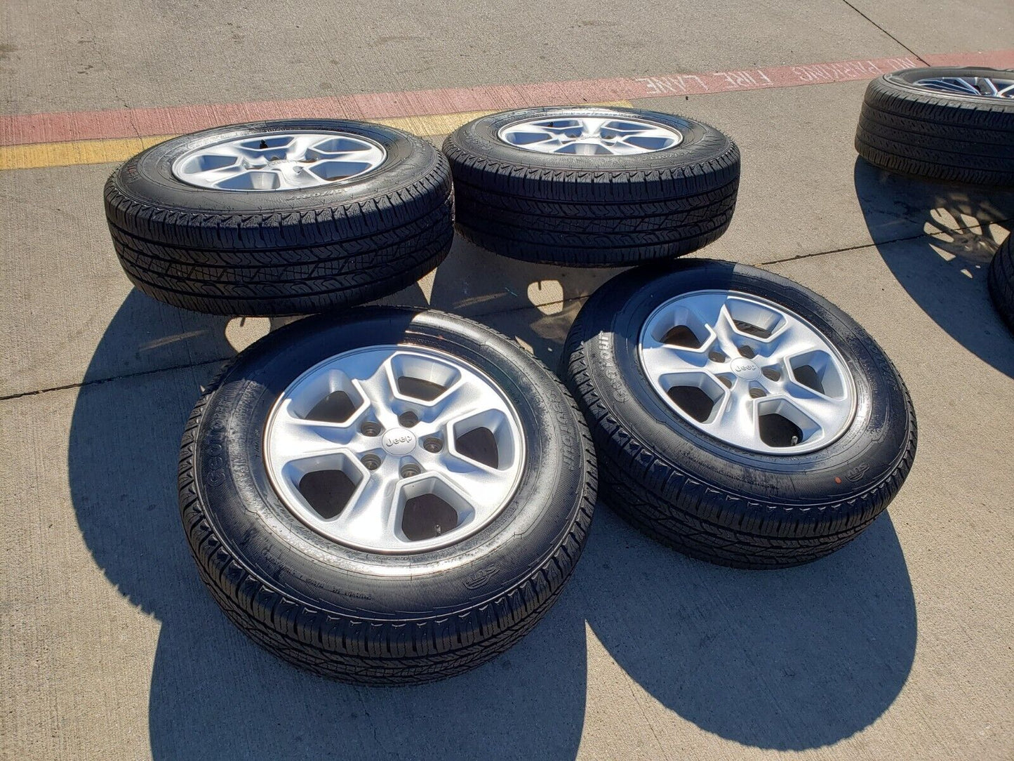 17" Jeep Grand Cherokee OEM wheels rims 9135 tires