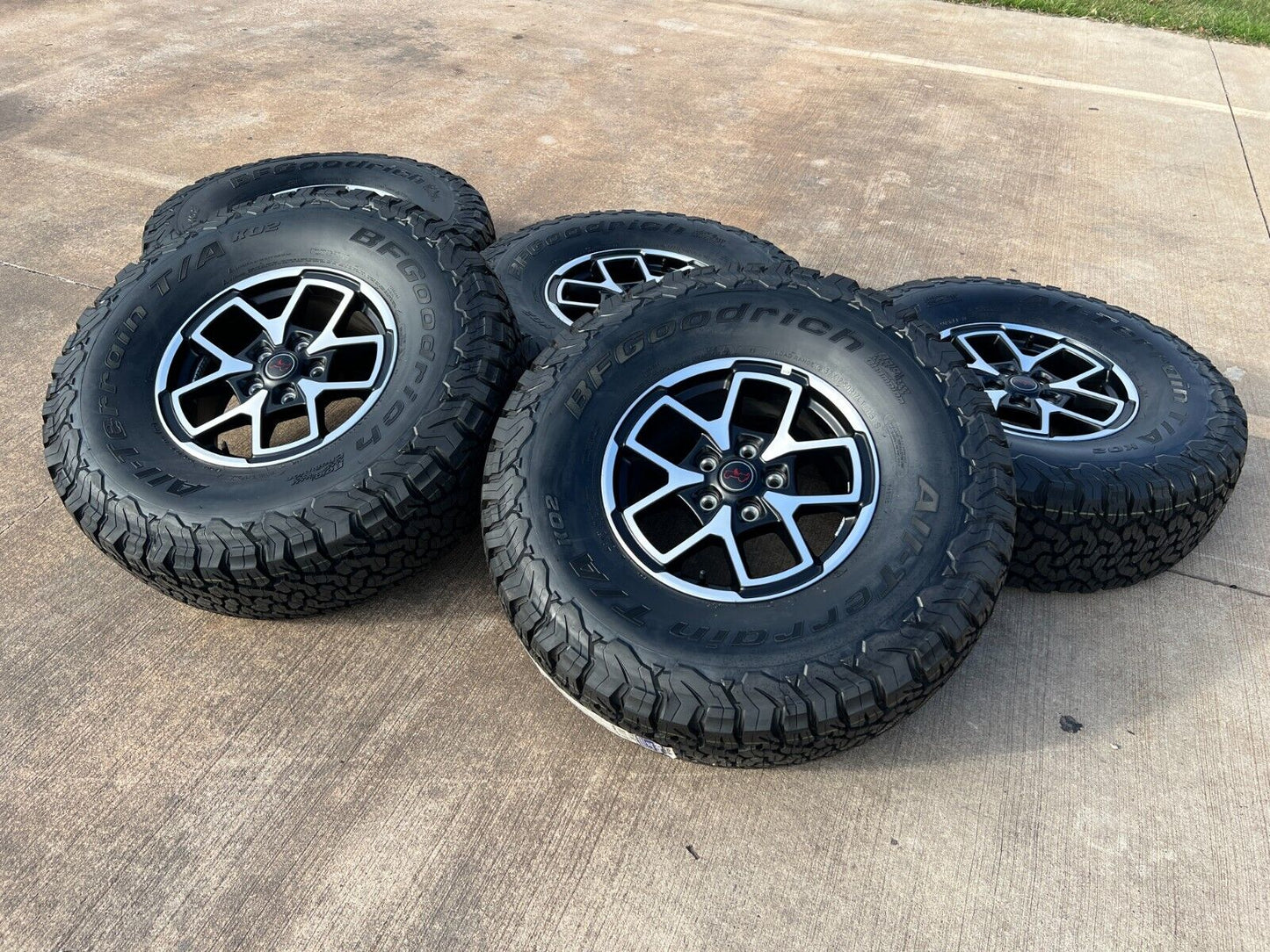 17" Jeep Wrangler Rubicon OEM wheels rims 392 Gladiator tires NEW BFG 37"