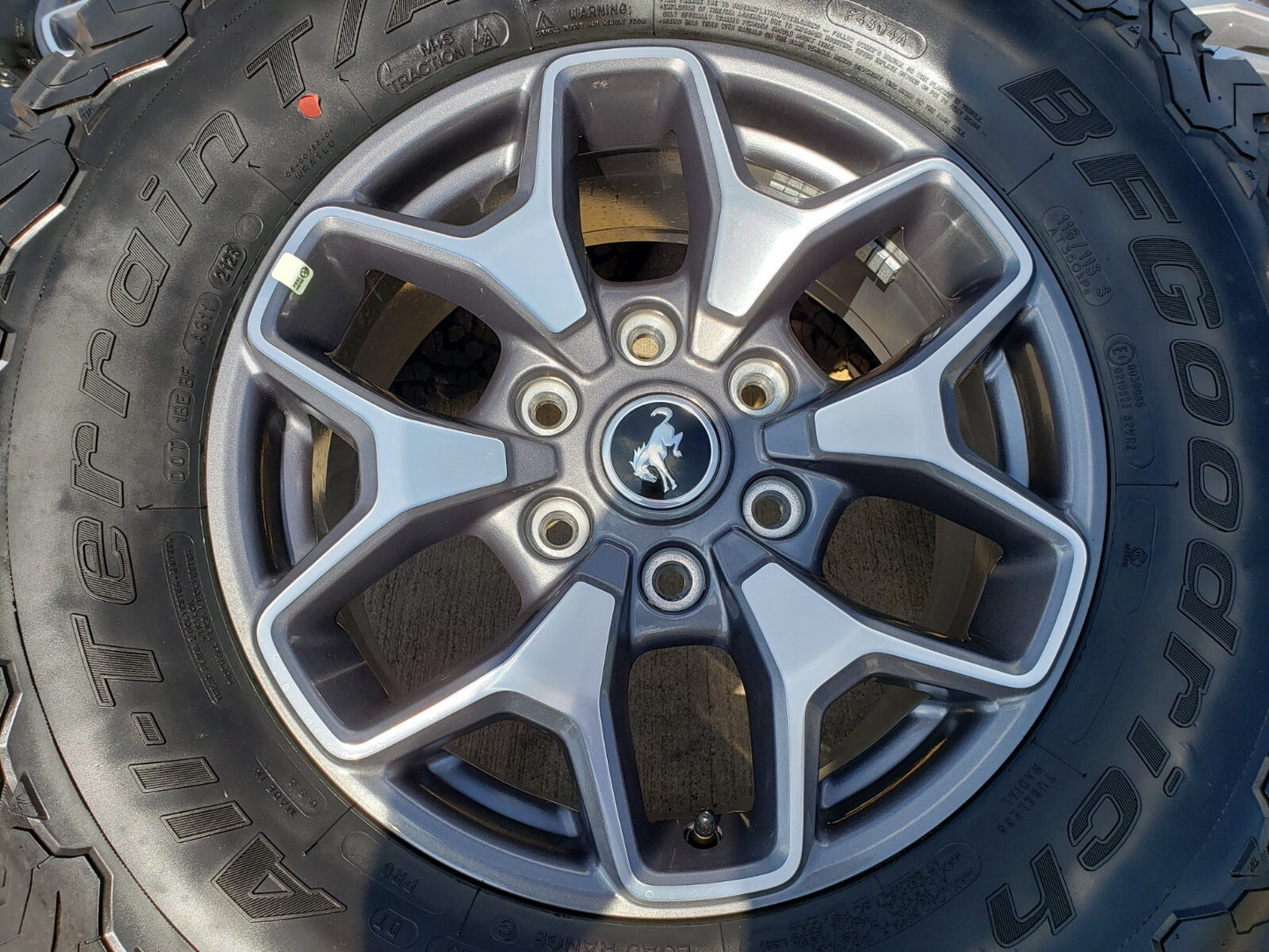 17" Ford Bronco wheels rims SASQUATCH Ranger 95229 10387 BFG 2024 2025 2026 NEW