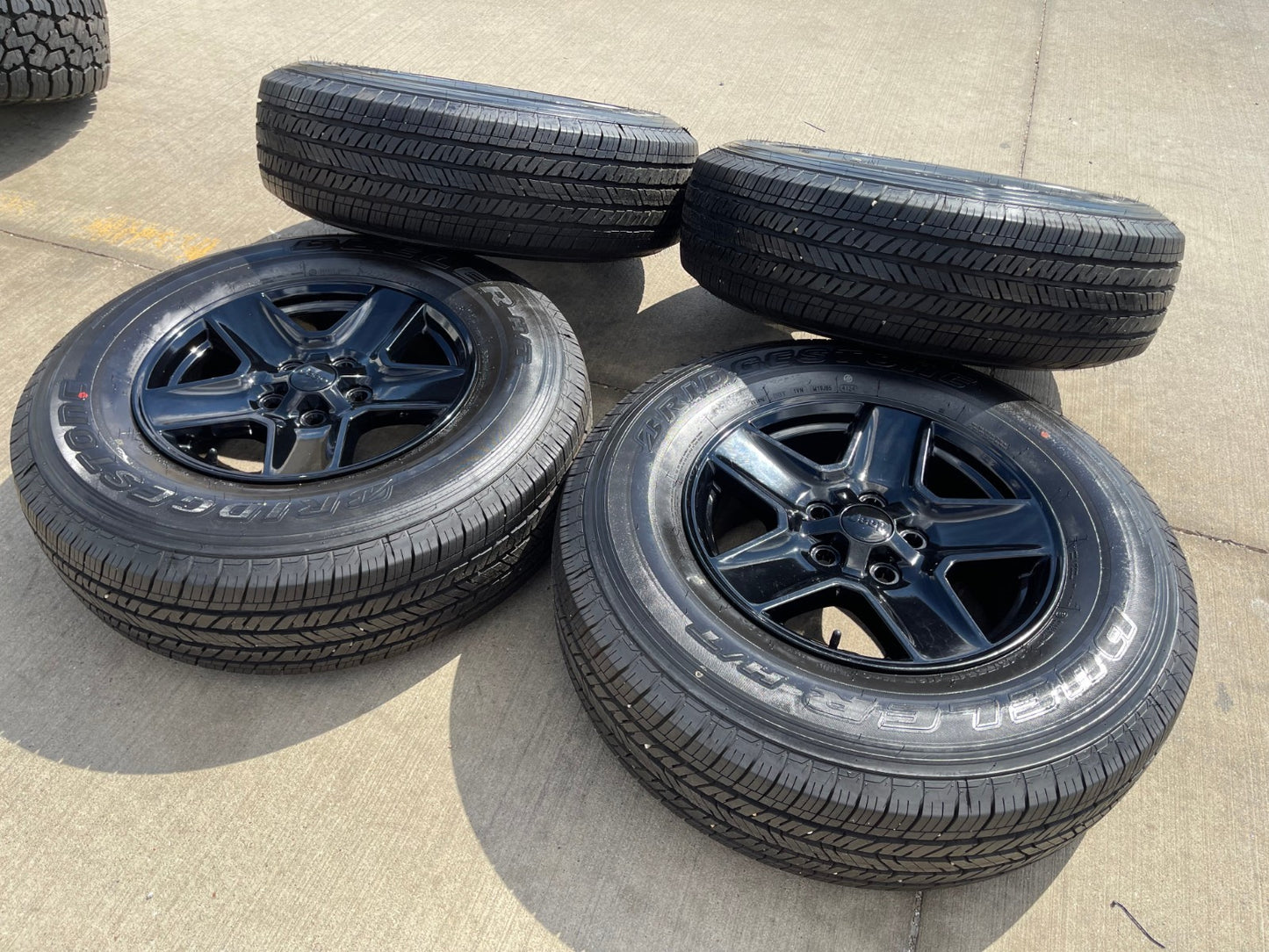 17" Jeep Wrangler Gladiator BLACK OEM wheels rims 9235 tires BRIDGESTONE NEW