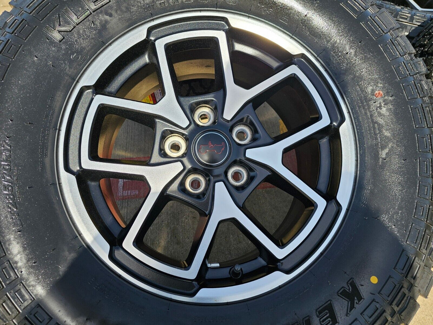 17" Jeep Wrangler Rubicon OEM wheels rims Gladiator tires KENDA 33" NEW