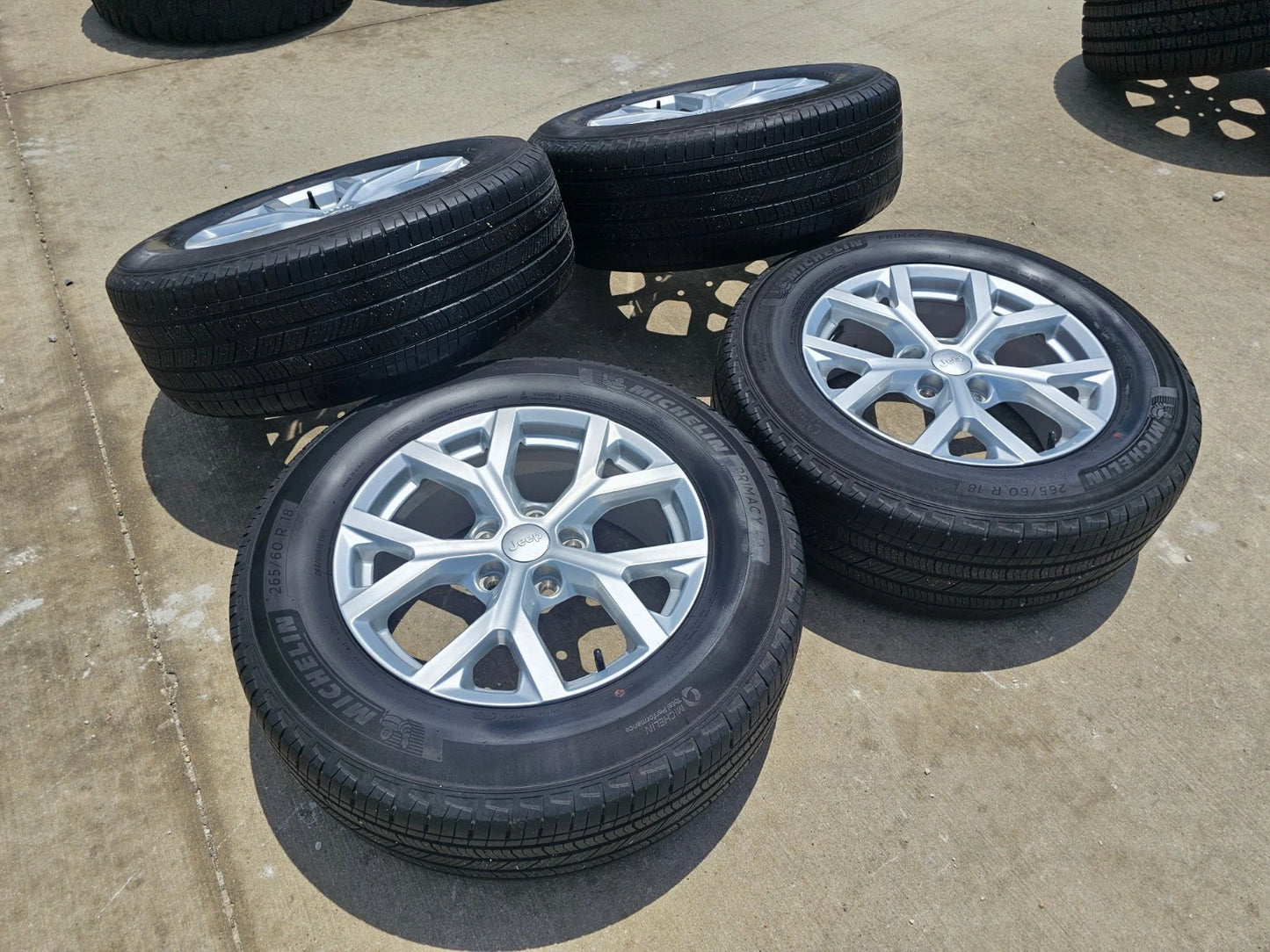 18" Jeep Grand Cherokee L OEM wheels rims 9285 Durango tires MICHELIN