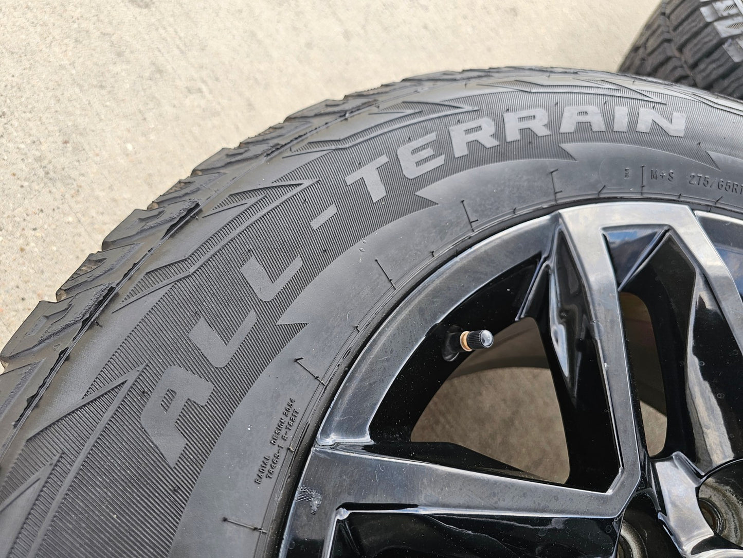 18" Chevy Silverado Tahoe Z71 ZR2 OEM 5911 wheels rims tires
