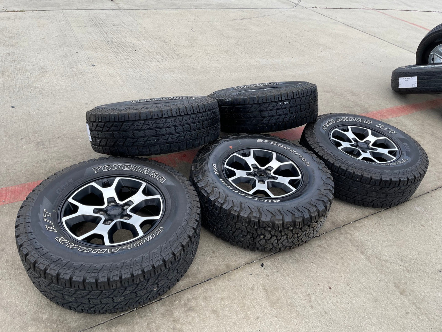 17" Jeep Wrangler Rubicon OEM 9218 Black wheels rims Gladiator 33"