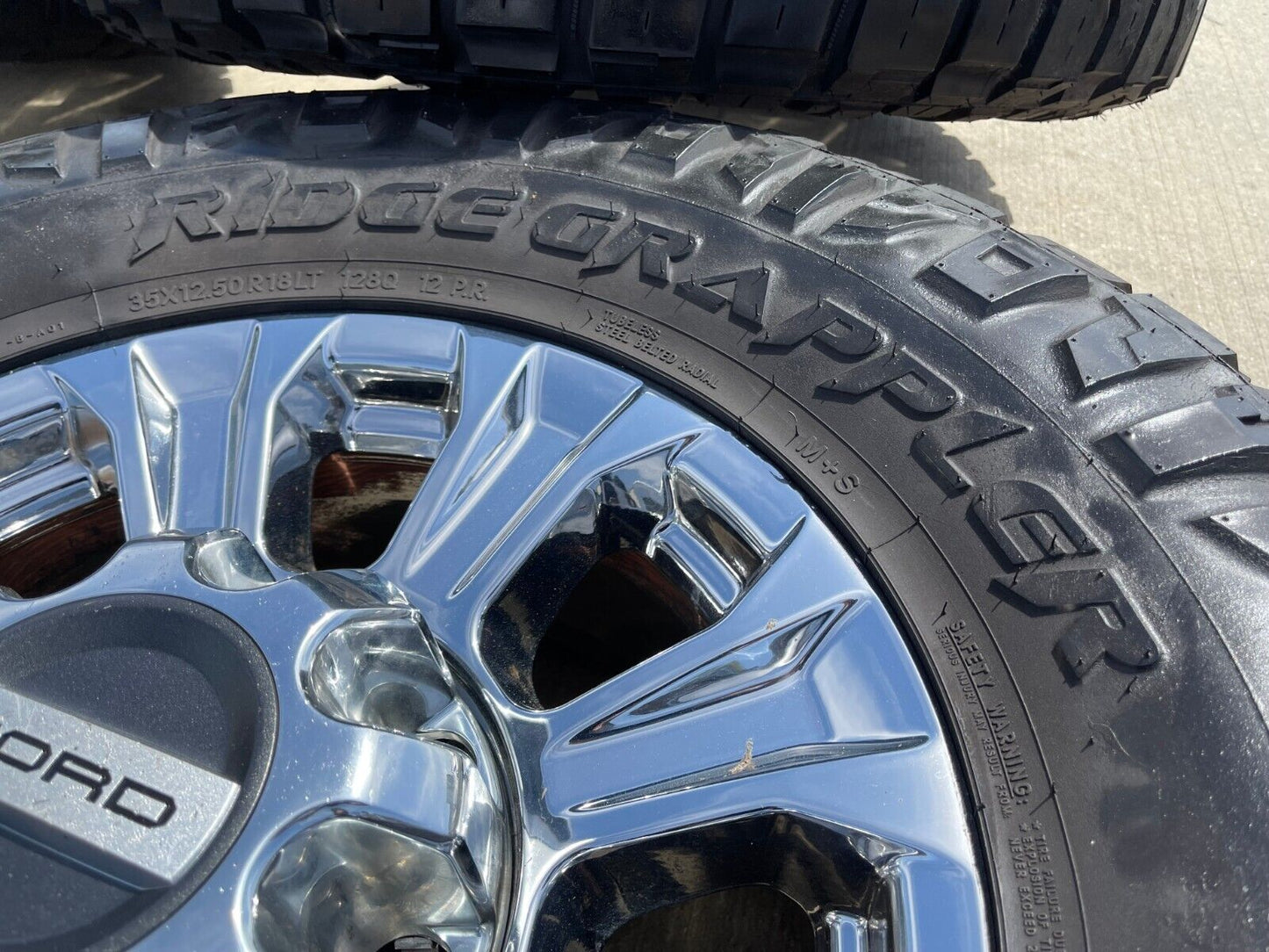 18" Ford F-250 F-350 OEM rims wheels 10097 tires 35" NITTO