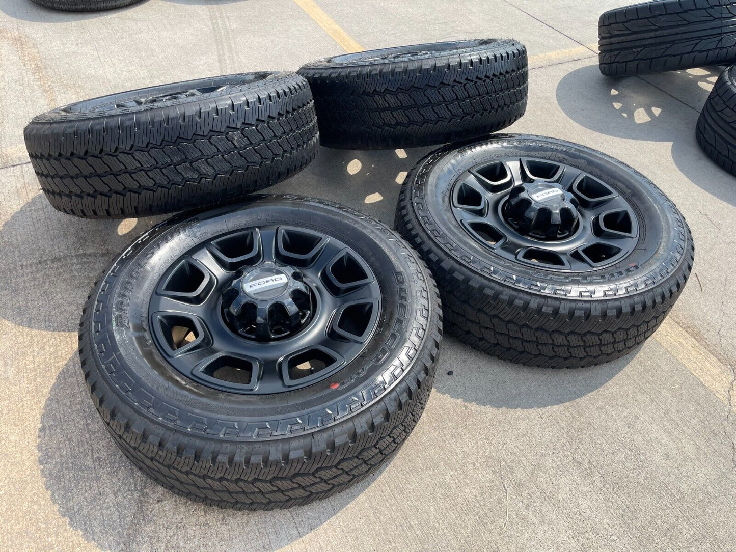 20" Ford F-250 F-350 OEM Lariat Platinum wheels rims 10486 tires 2024 2025 NEW