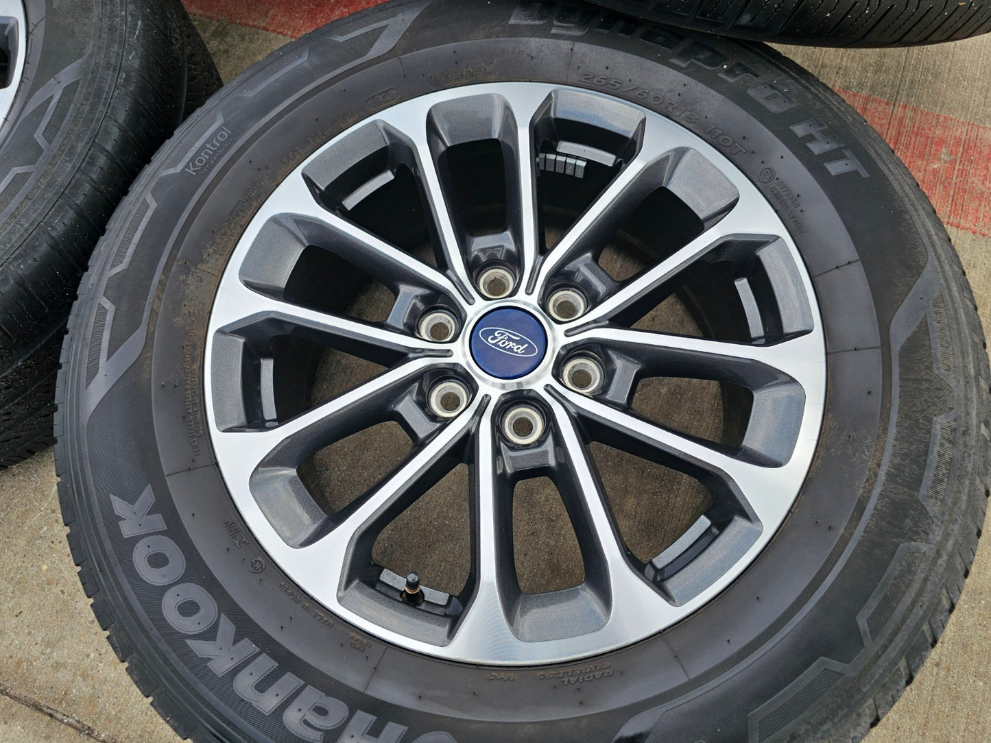 18" Ford F-150 OEM rims wheel 10169 tires Expedition
