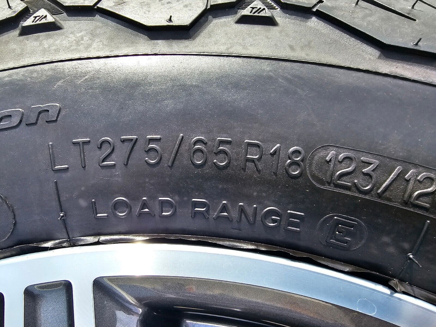 18" GMC Sierra AT4X Chevy Silverado OEM wheels rims A/T tires 2022 2023 2024
