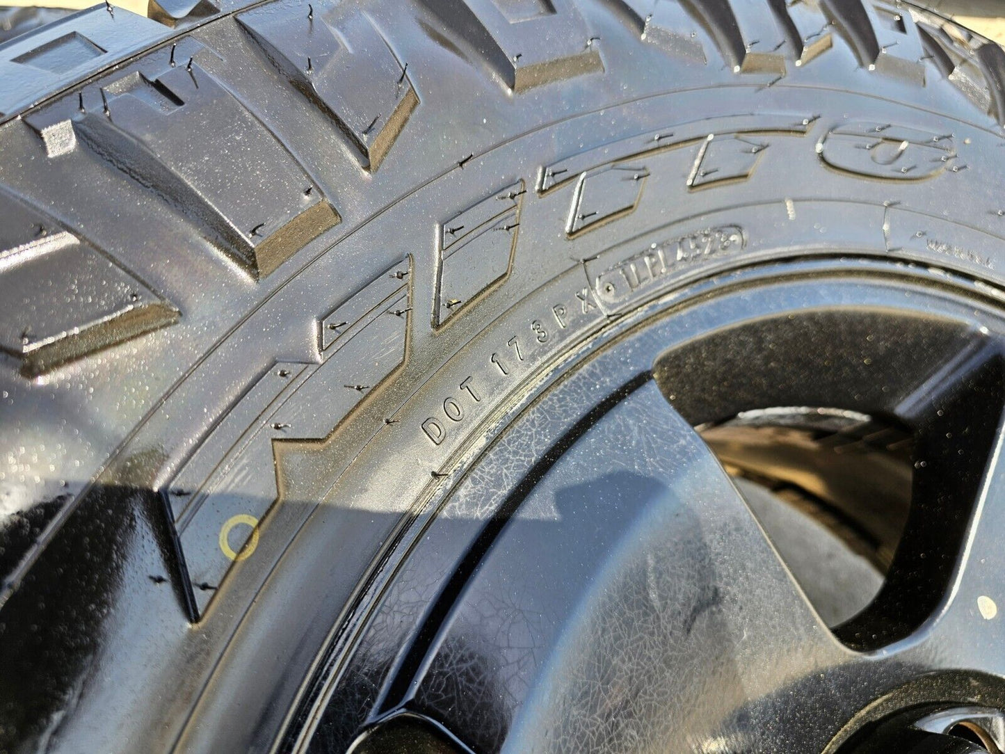 20" Ford F-250 F-350 OEM Lariat 3644 wheels rims NITTO 35"