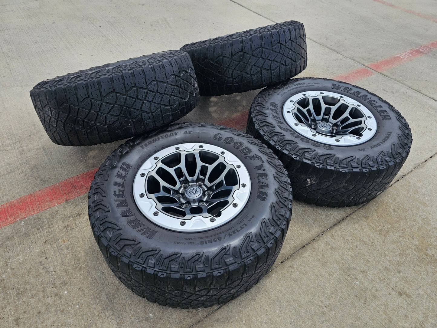 18" Dodge Ram 1500 RHO TRX Beadlock OEM wheel rim 2735 tires 2023 2024 2025