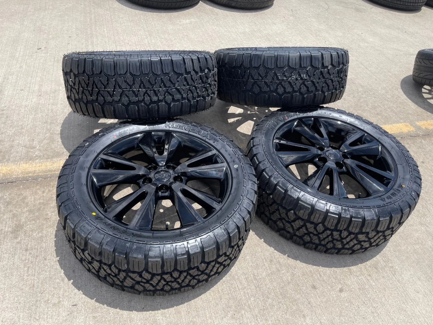 20" Jeep Grand Cherokee L OEM wheels rims 2393 KENDA tires NEW