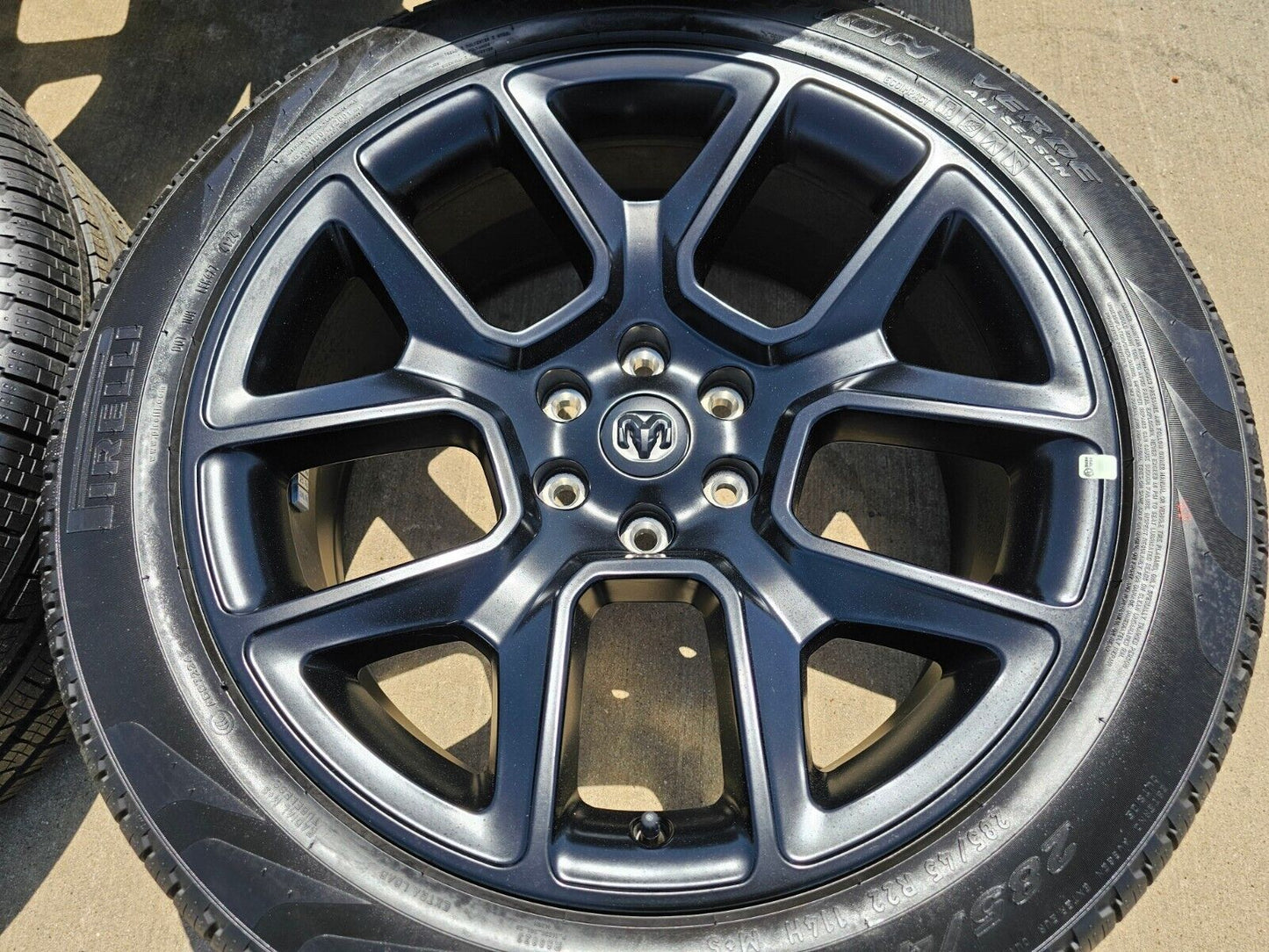 22" Dodge Ram 1500 OEM LIMITED Laramie 2725 2684 wheels rims black 2024 2025 NEW