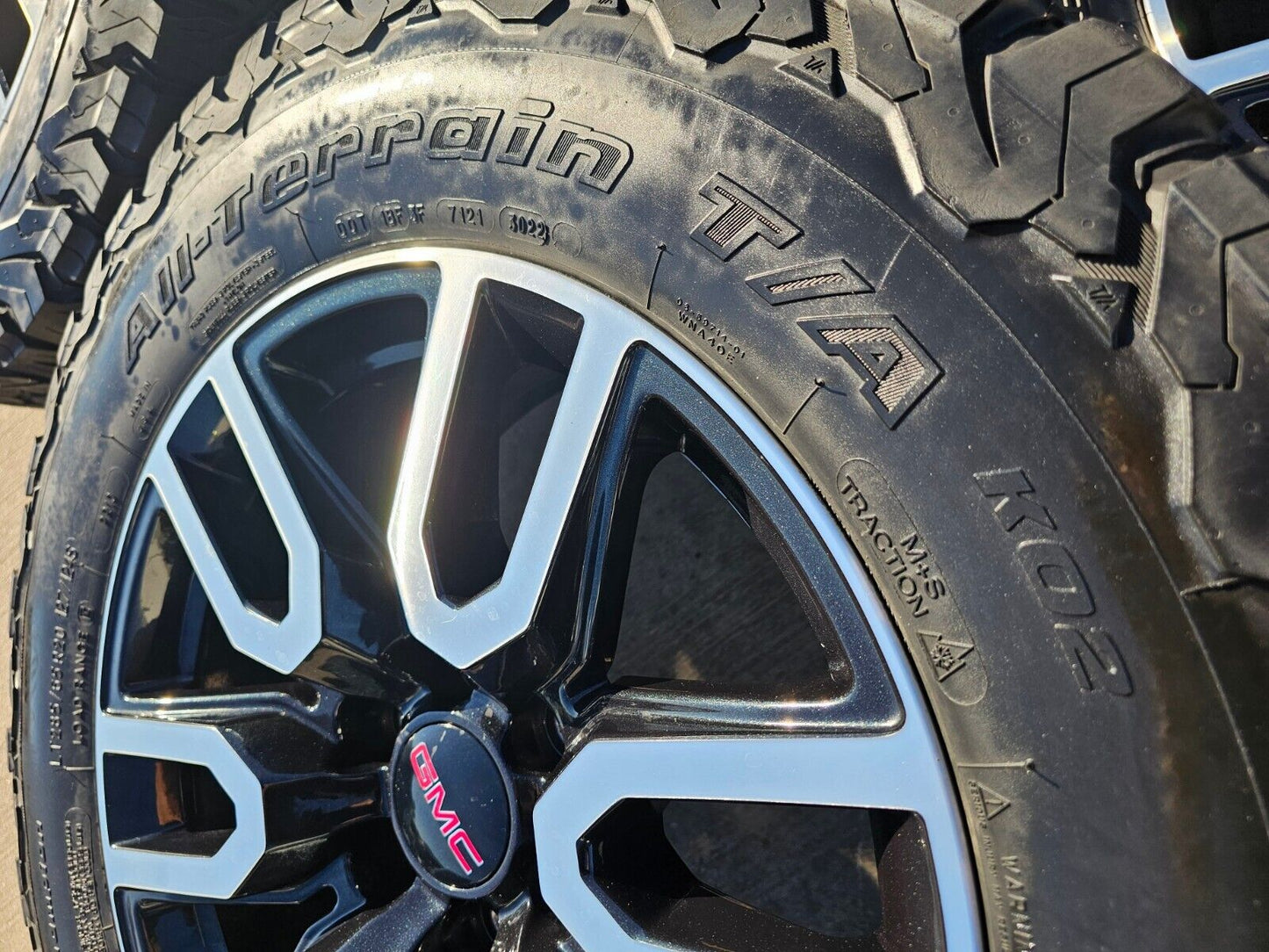 20" GMC Sierra Yukon Chevy OEM black 5914 5918 wheels rims tires BFG 35"
