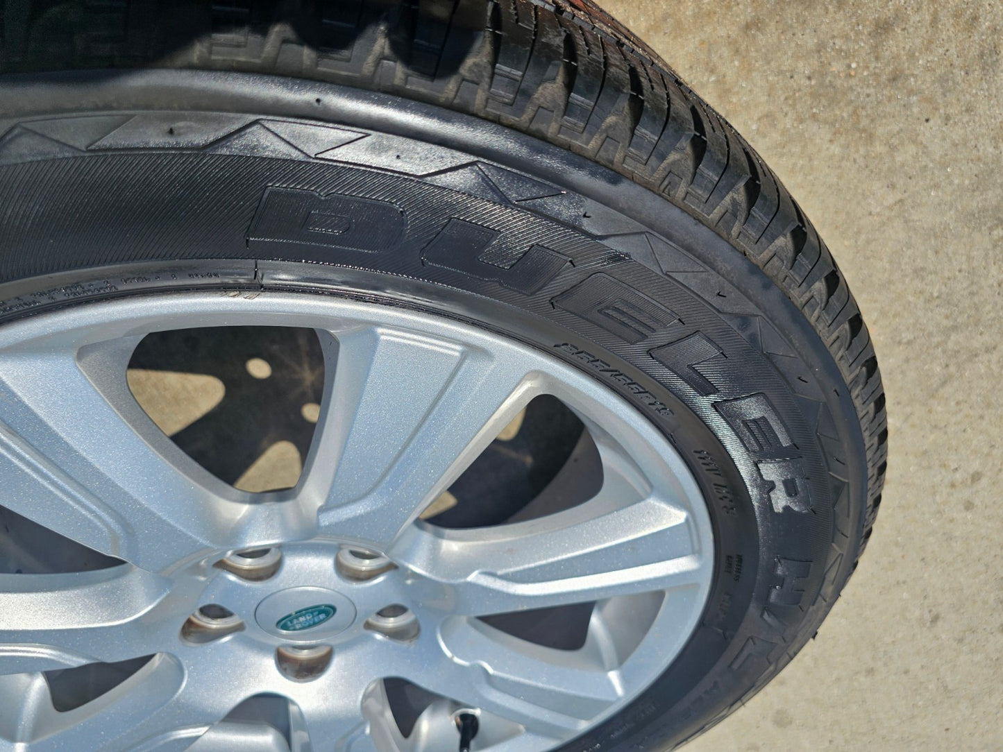 19" Range Land Rover LR4 OEM wheels rims 72259 tires