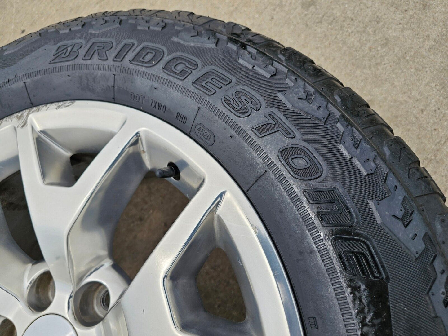 20" GMC 1500 Yukon Sierra Chevy Tahoe Silverado OEM wheel rim 5698