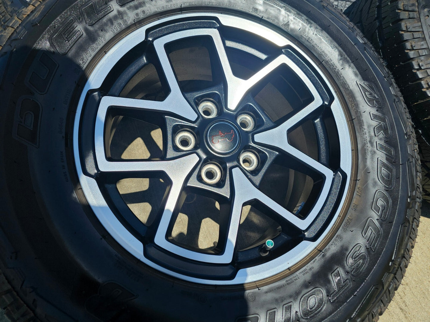 17" Jeep Wrangler Rubicon OEM wheels rims Gladiator tires A/T 2024 2025 NEW