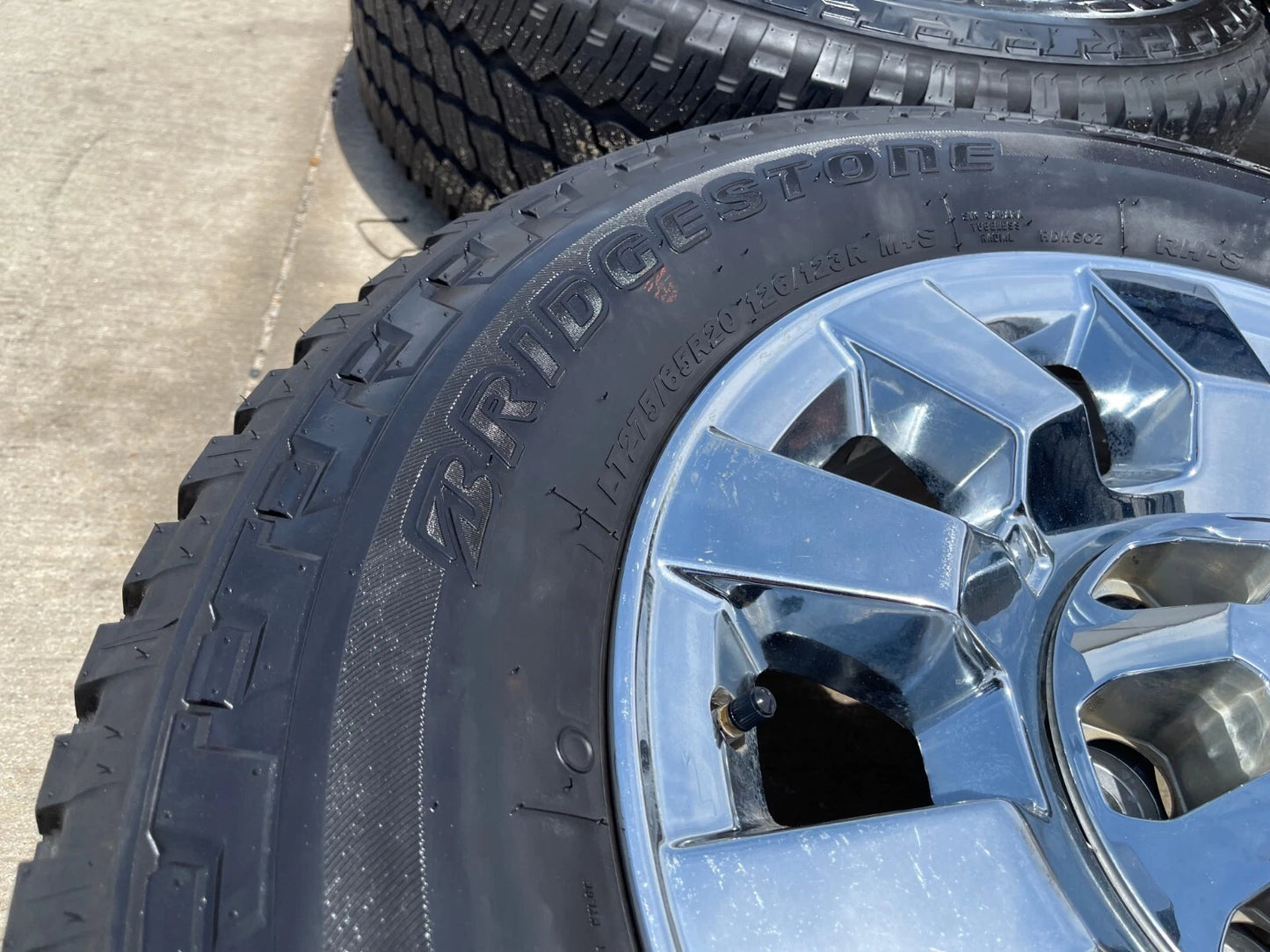 20" GMC Sierra 2500 3500 DENALI OEM 5704 wheels rims tires BRIDGESTONE