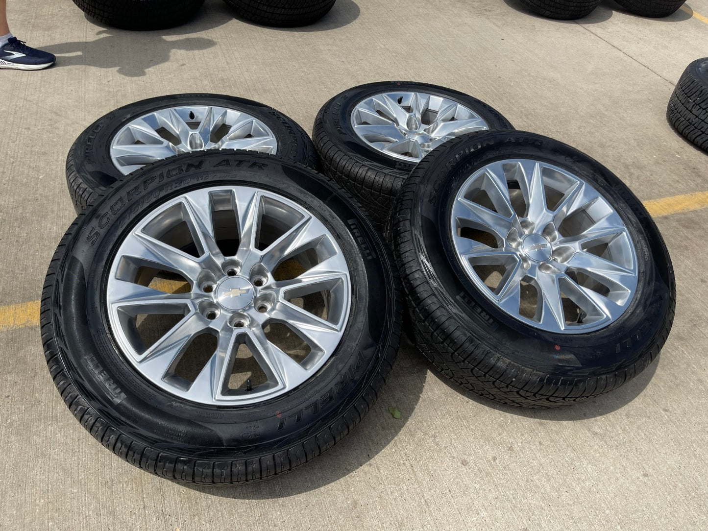 20" Chevy Tahoe Silverado LTZ 5920 OEM wheels rims Yukon 2025 2026 PIRELLI NEW