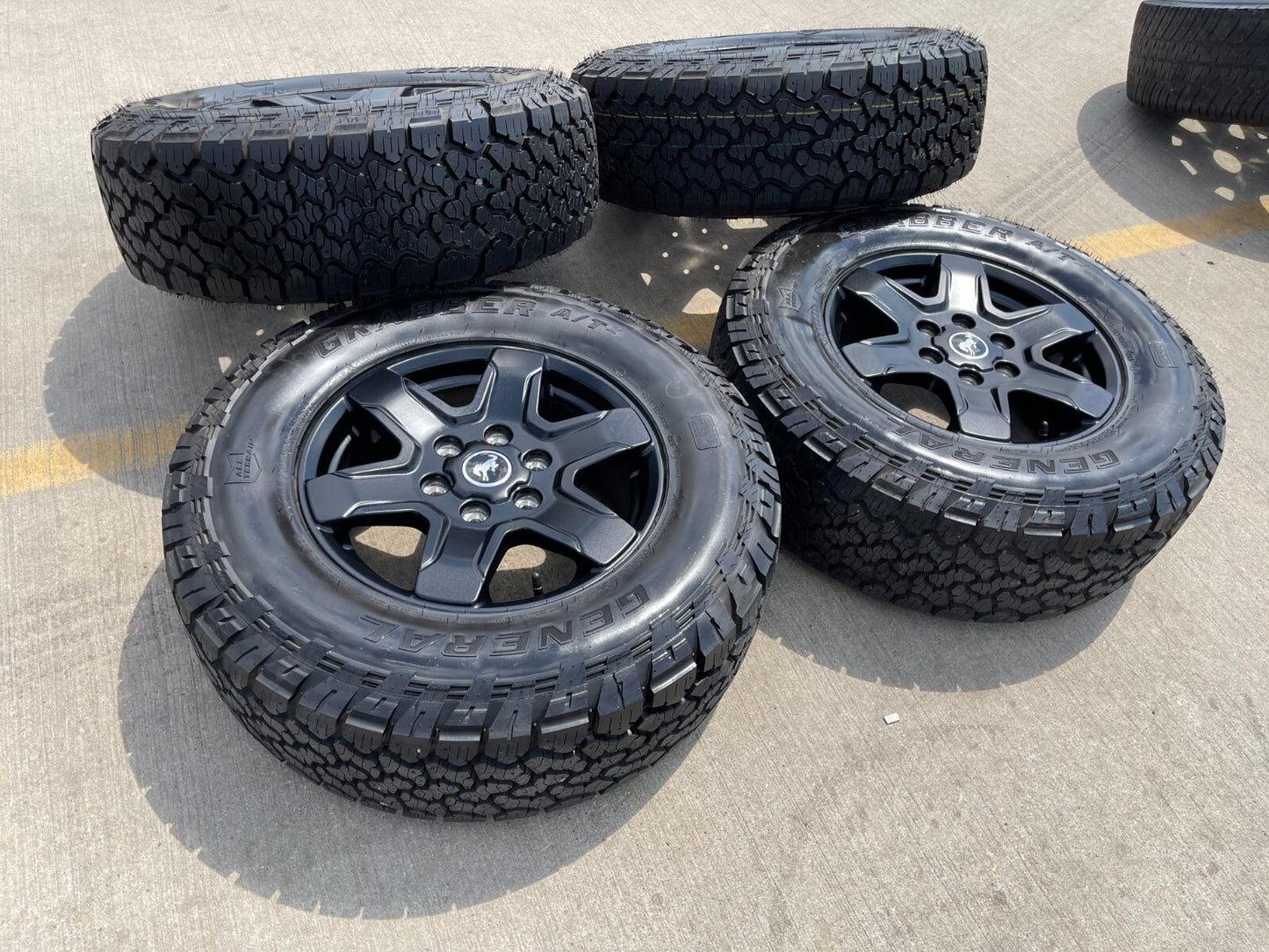 (4) 17" Ford Bronco wheels rims 95292 10383 SASQUATCH Ranger 2023 2024 2025 NEW