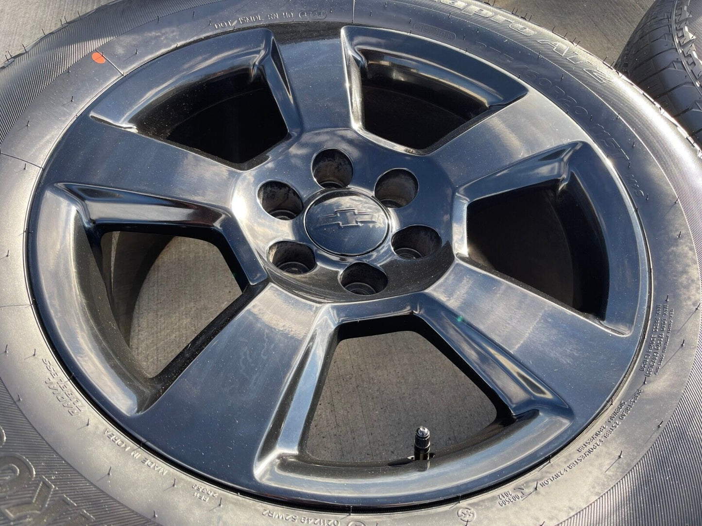 20" Chevy Silverado 1500 Tahoe Suburban OEM wheels rims 5652 tires GMC