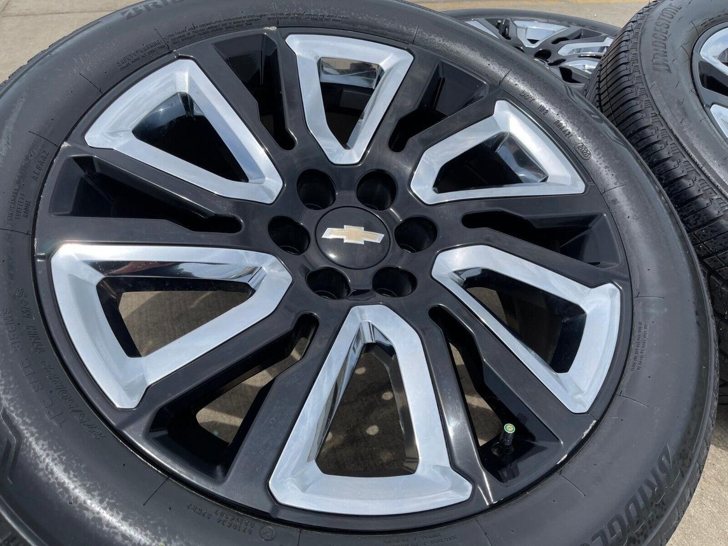 22" Chevy Tahoe Suburban OEM 5907 5901 wheels rims Silverado tires