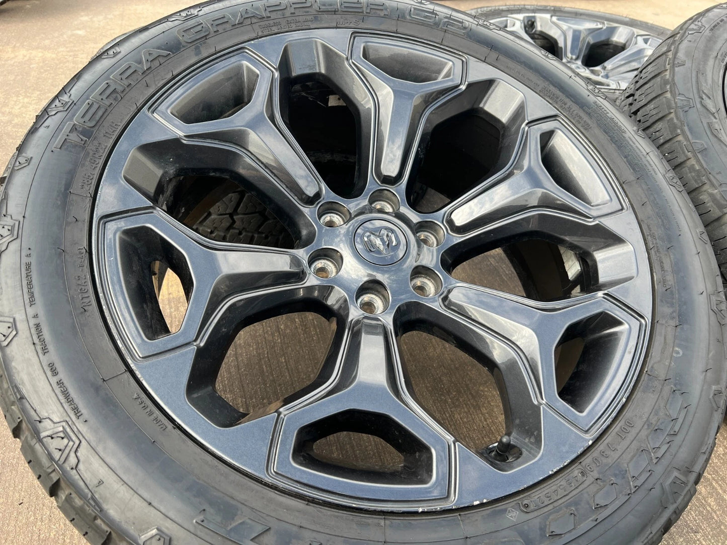 22" Dodge Ram 1500 OEM Laramie wheels LIMITED Gray 2685 2727 tires