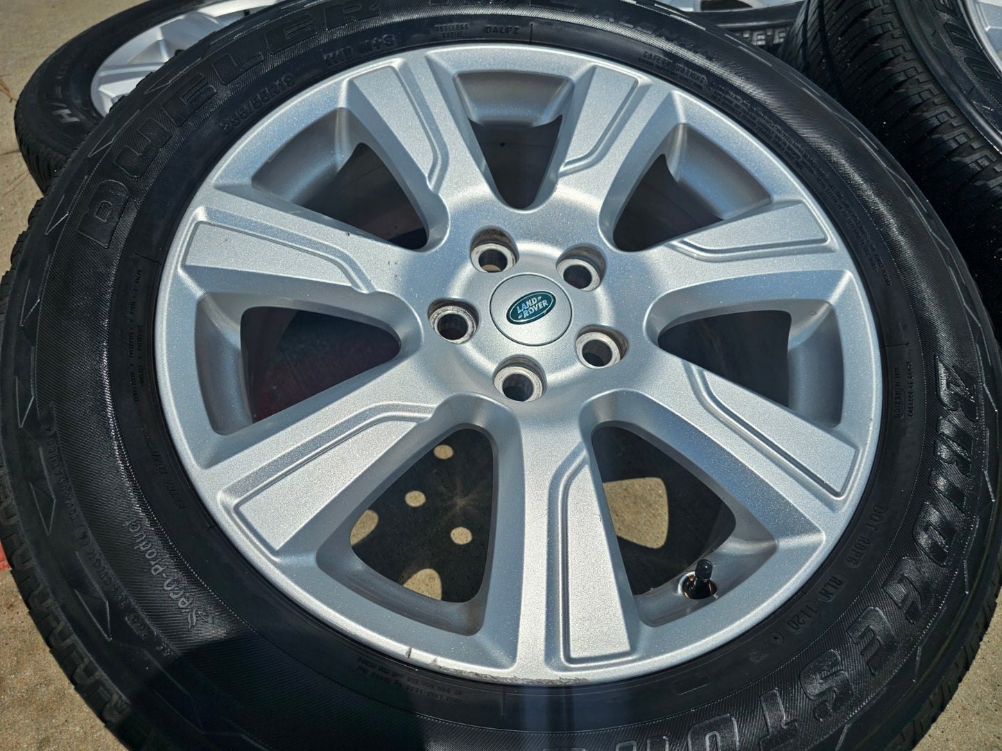 19" Range Land Rover LR4 OEM wheels rims 72259 tires