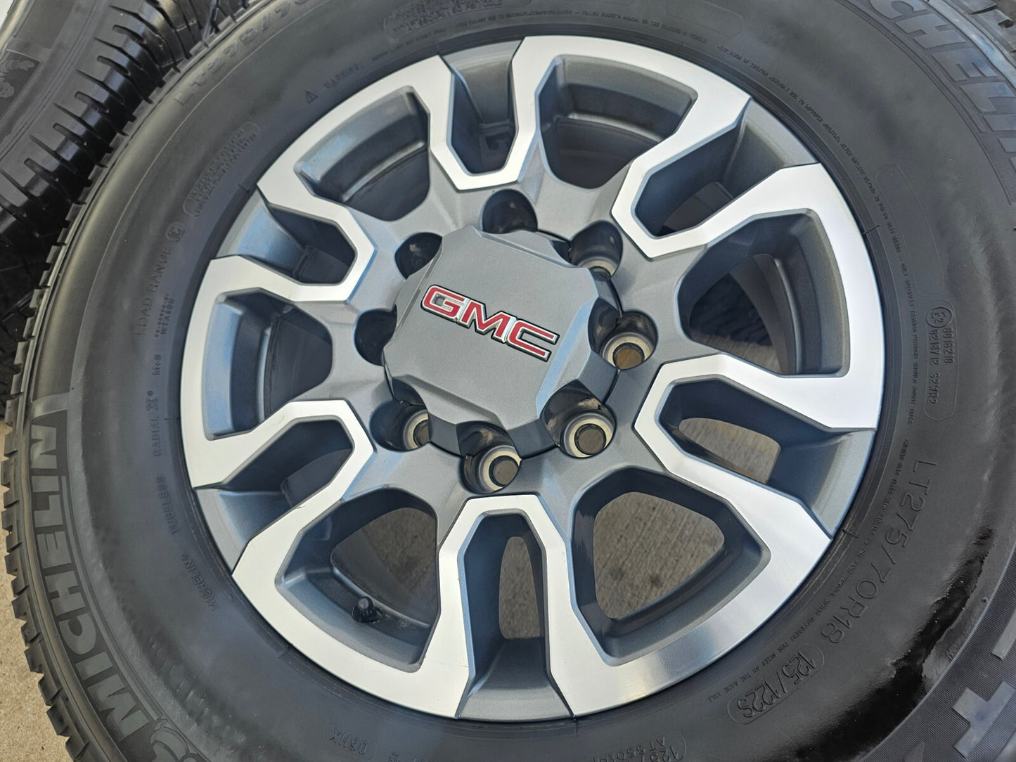 18" GMC Sierra AT4X Chevy Silverado 2500 3500 OEM 5949 wheels rims MICHELIN