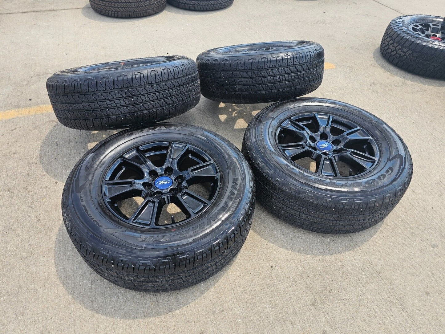 18" Ford F-150 Expedition OEM Black rims wheels 3998 tires