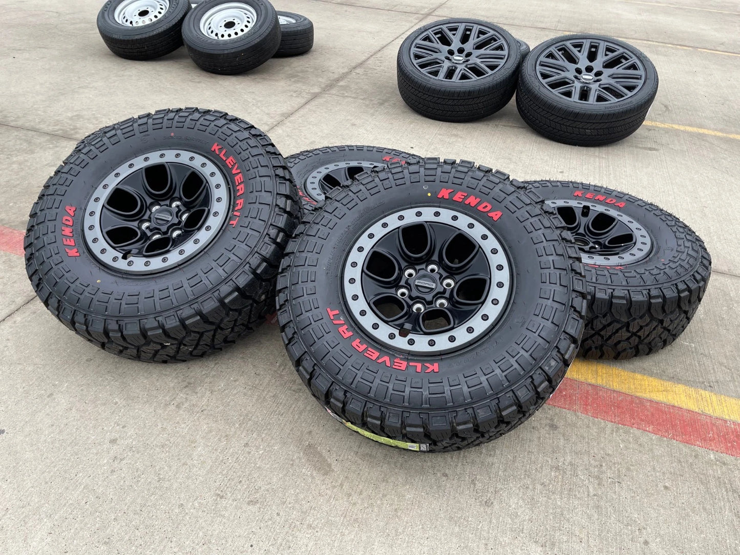 17" Ford F-150 Raptor OEM BEADLOCK rims wheels 10459 95210 KENDA 35" tires NEW