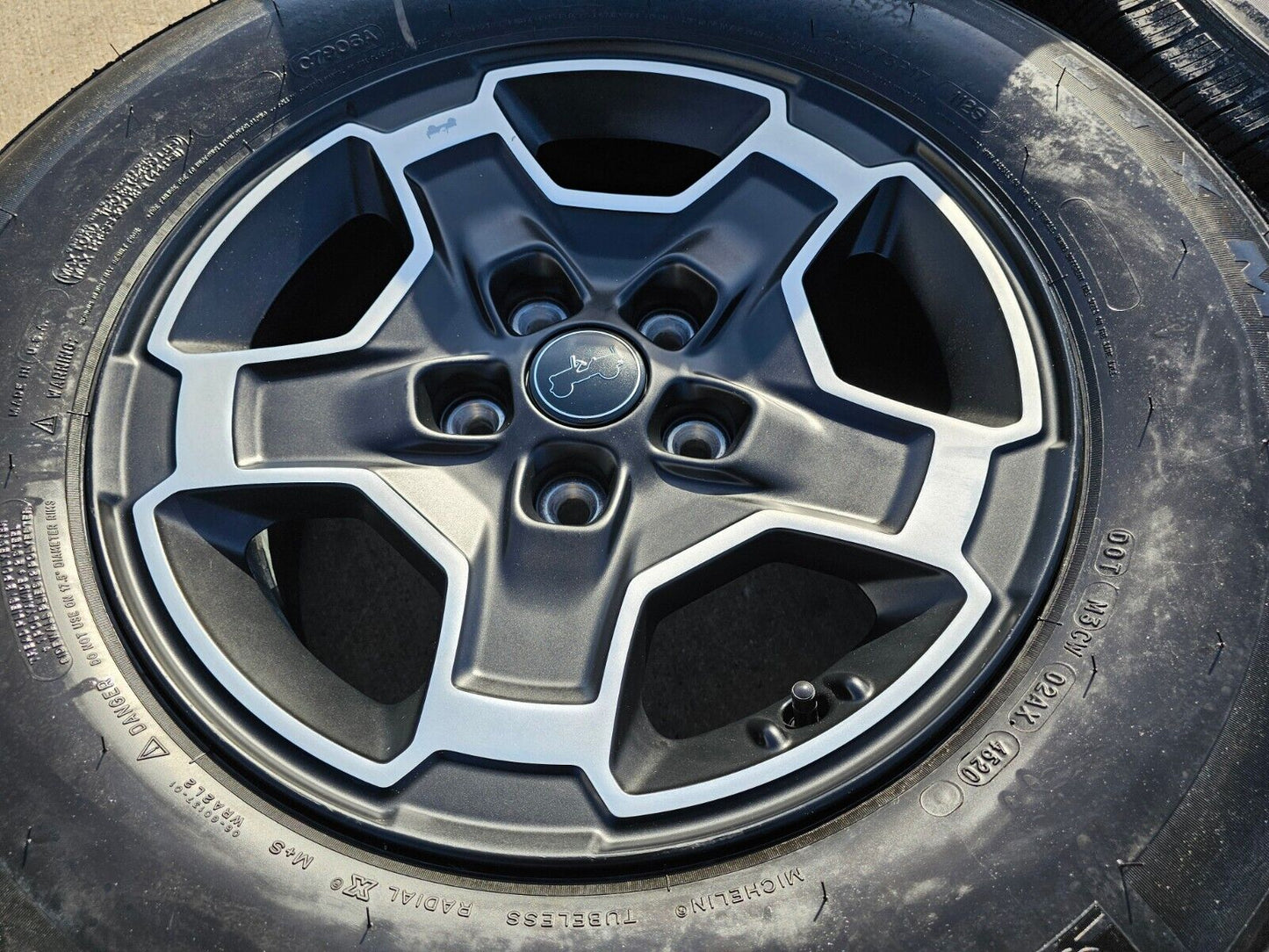 17" Jeep Gladiator RUBICON OEM black wheels rims Wrangler 96956 NEW